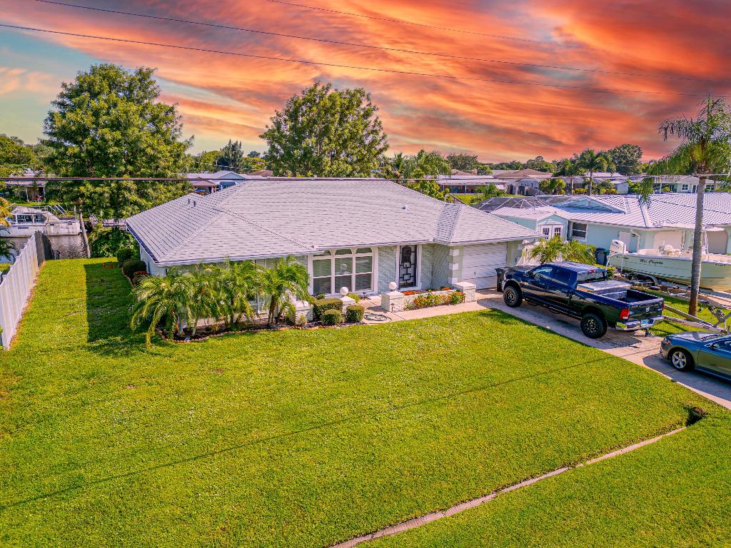 727 SE Calmoso Drive