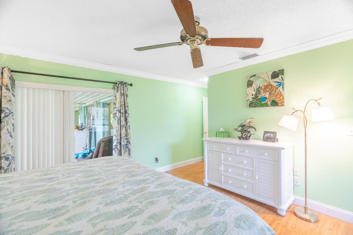 727 SE Calmoso Drive