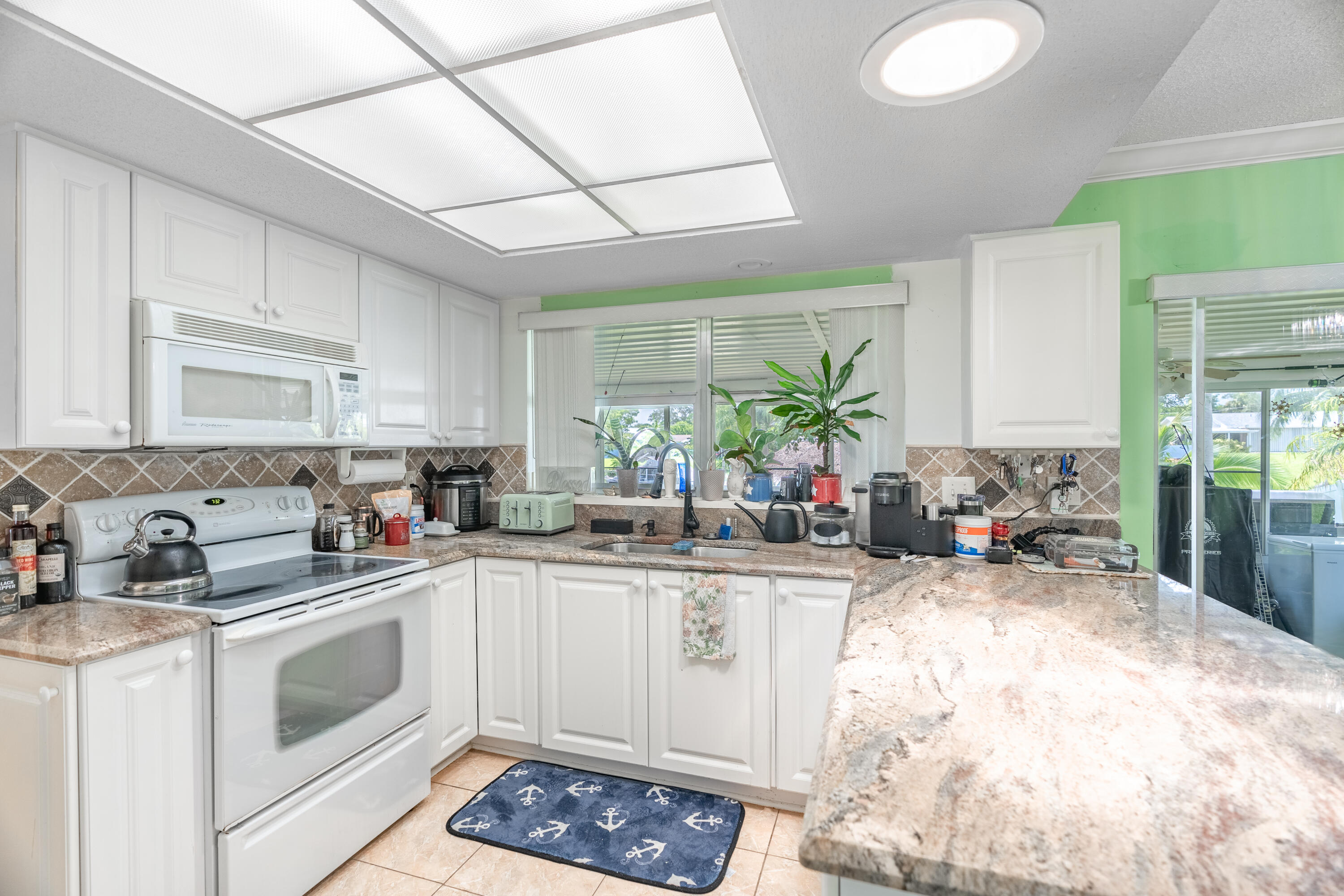 727 SE Calmoso Drive