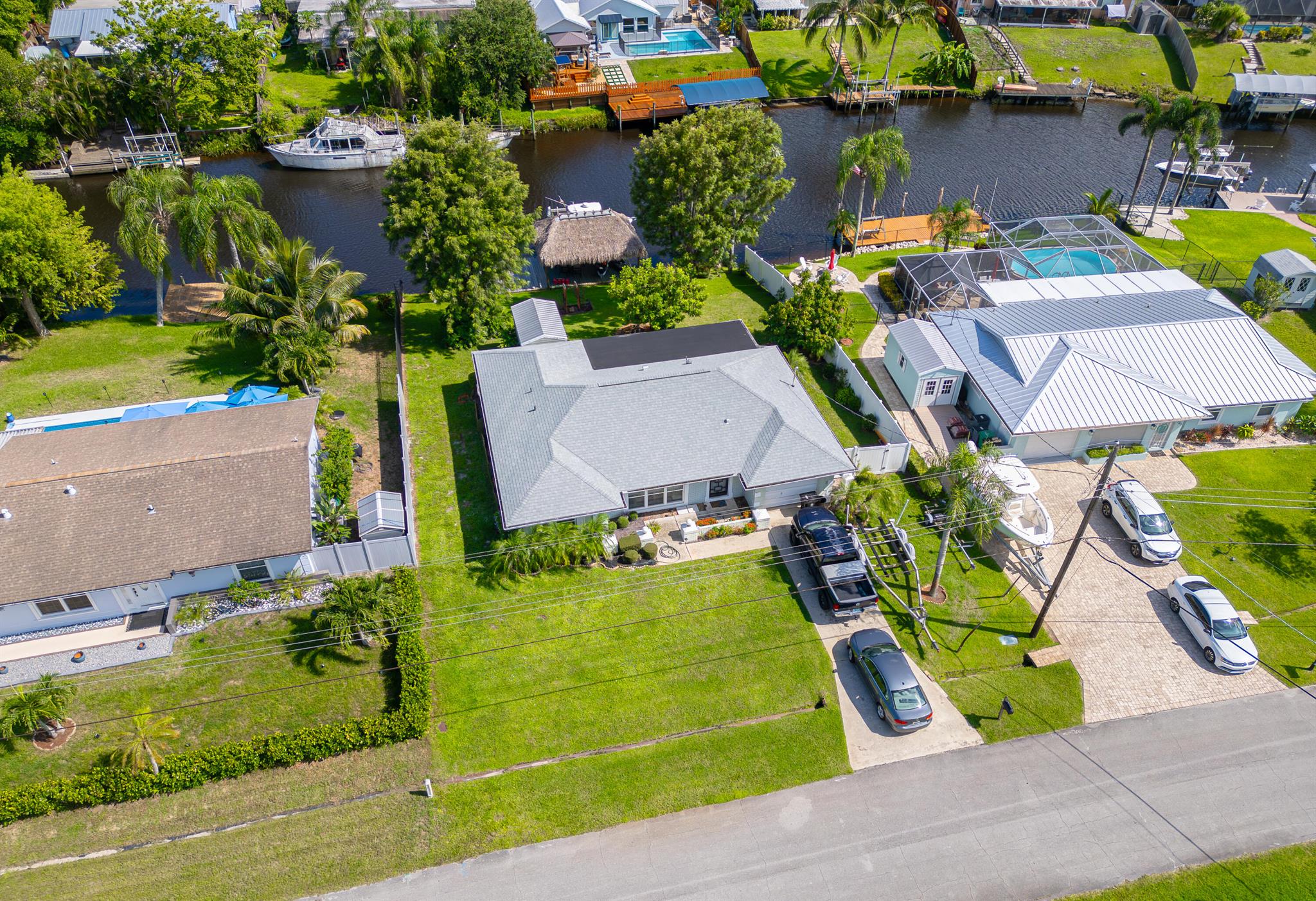 727 SE Calmoso Drive