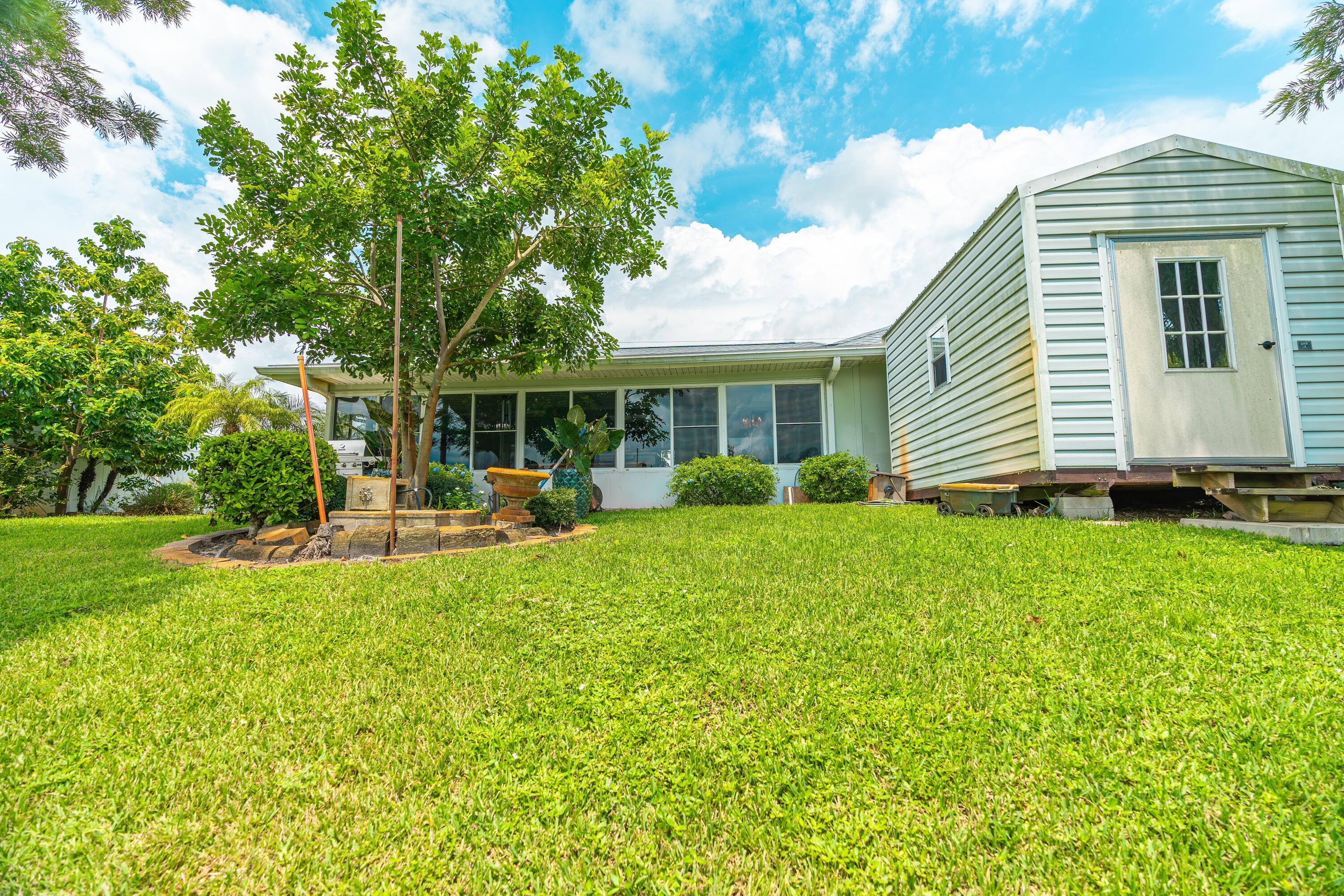 727 SE Calmoso Drive