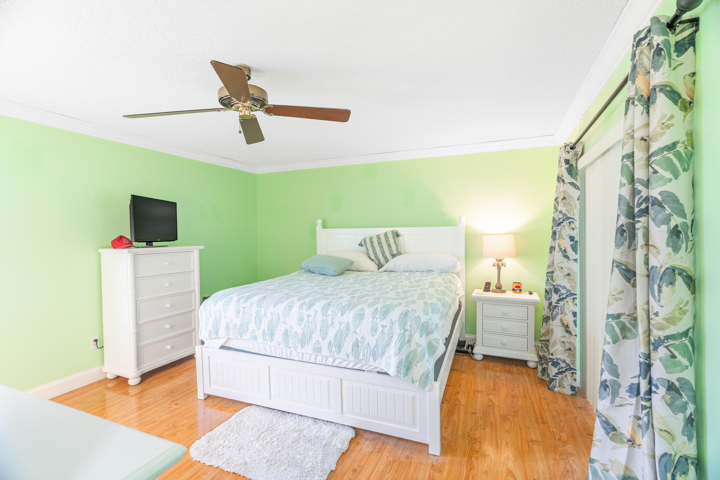 727 SE Calmoso Drive