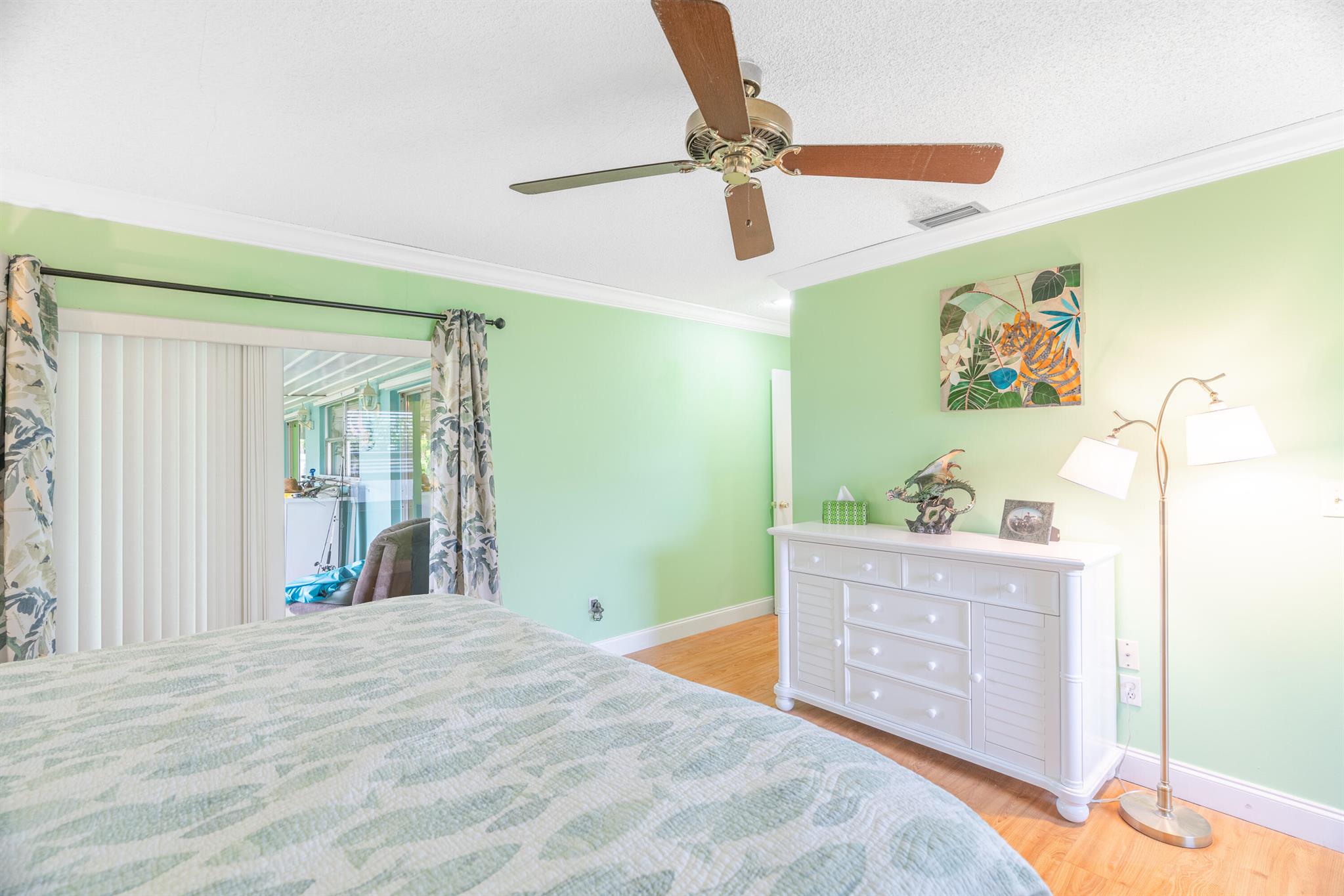 727 SE Calmoso Drive