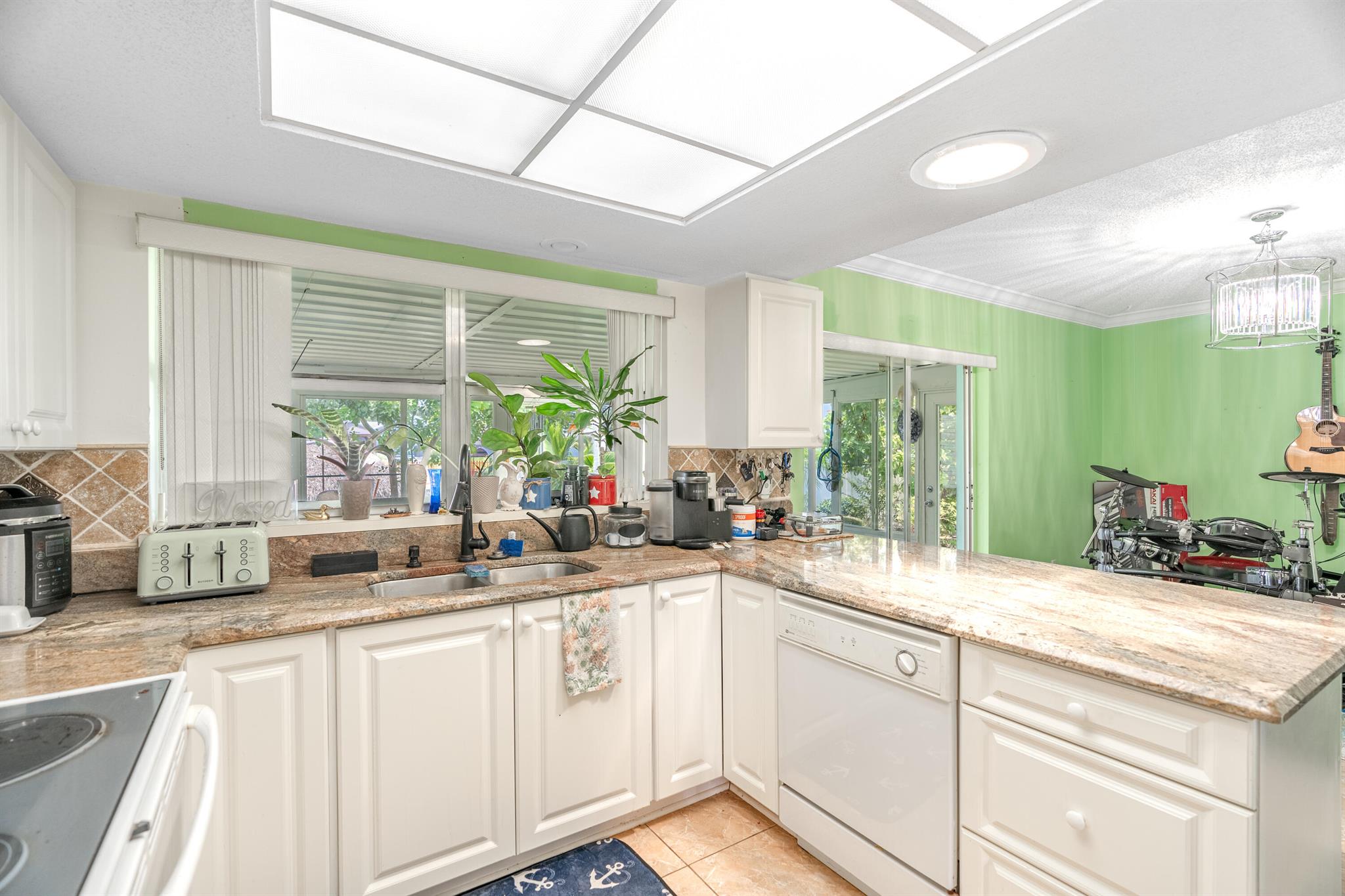 727 SE Calmoso Drive