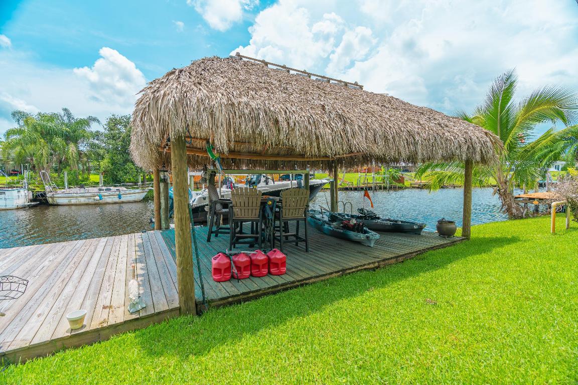 727 SE Calmoso Drive