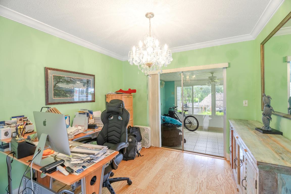 727 SE Calmoso Drive