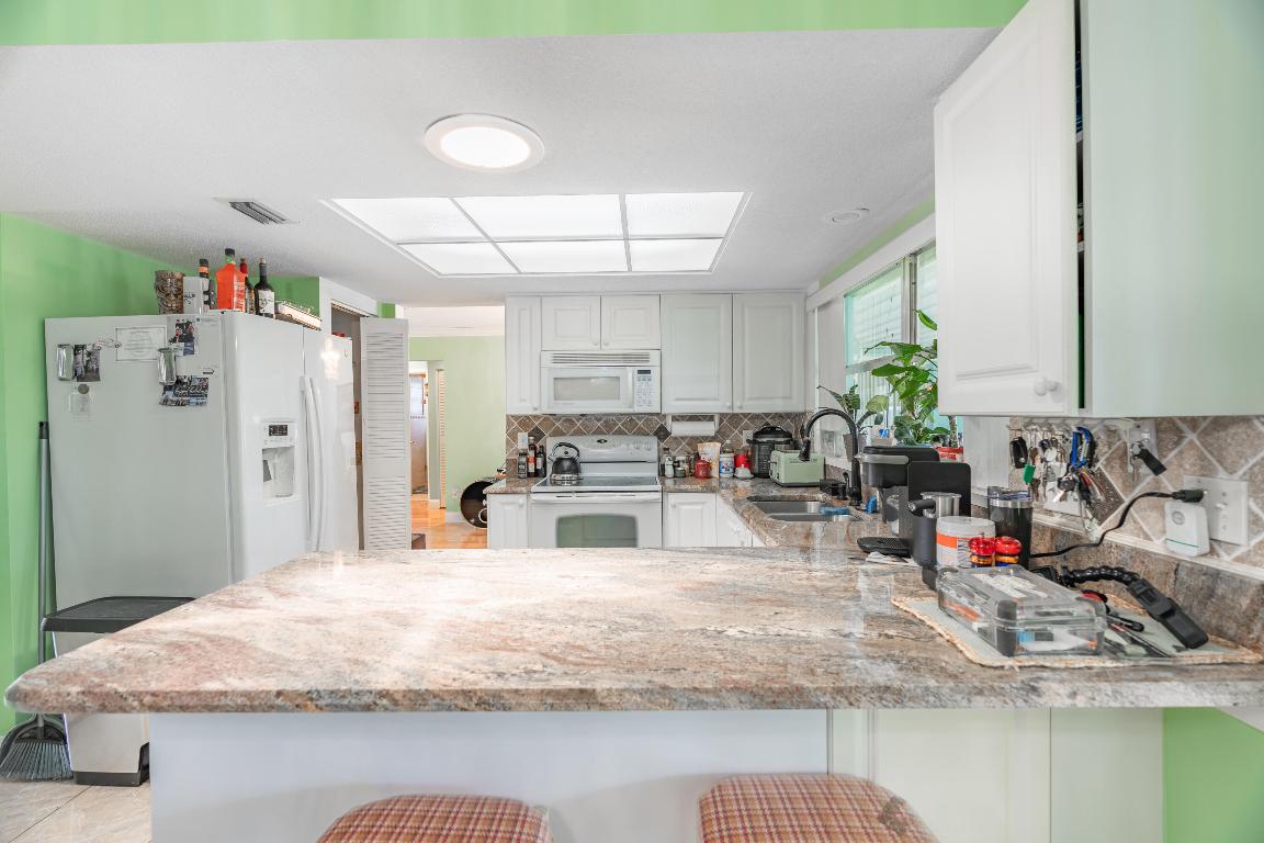 727 SE Calmoso Drive