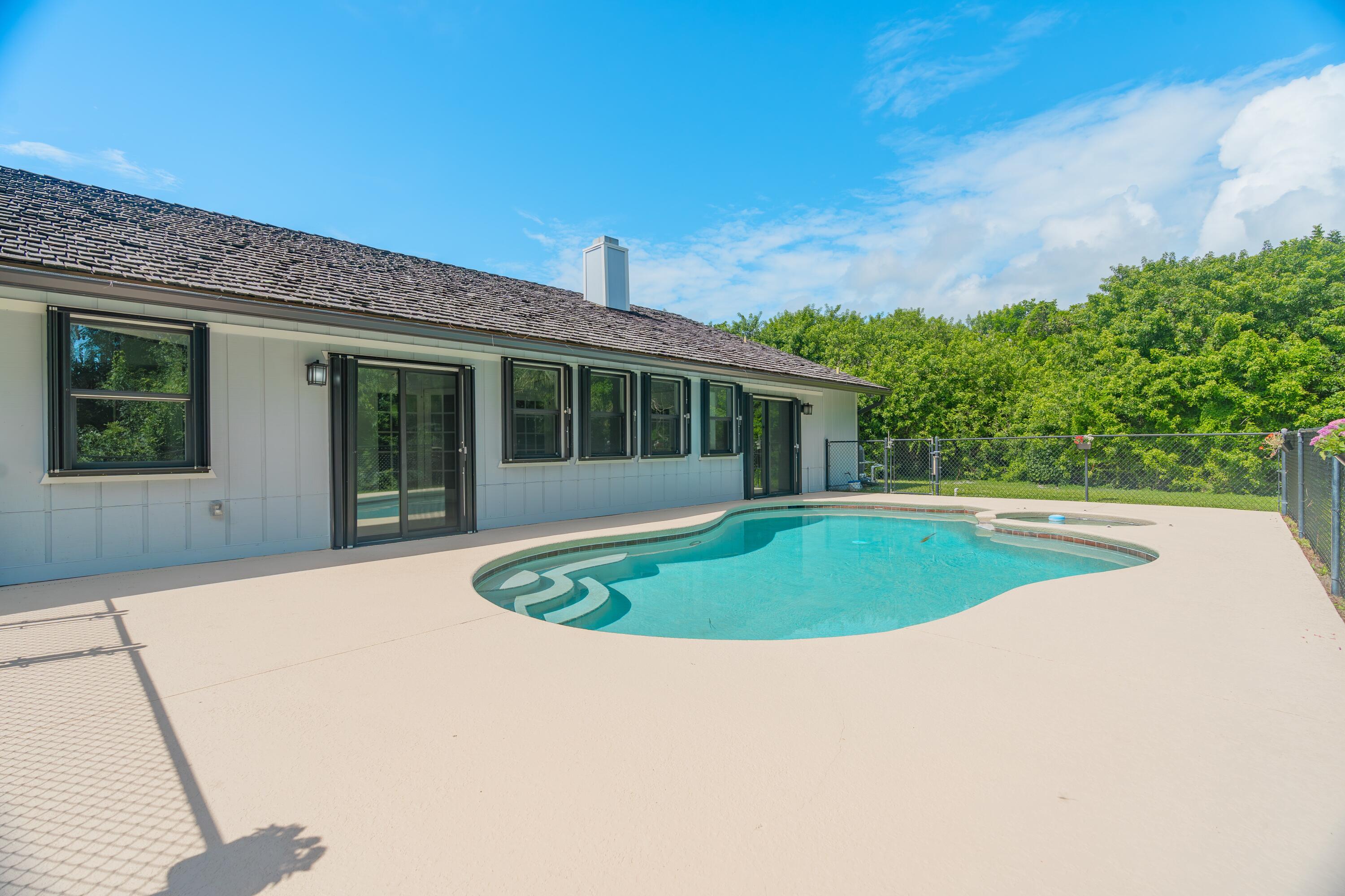 835 NE Stokes Terrace