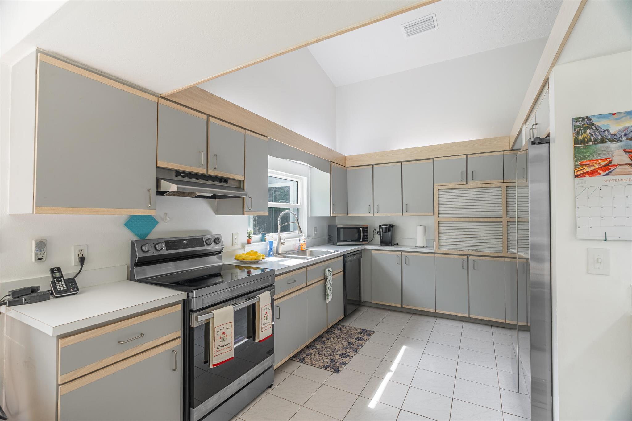 835 NE Stokes Terrace