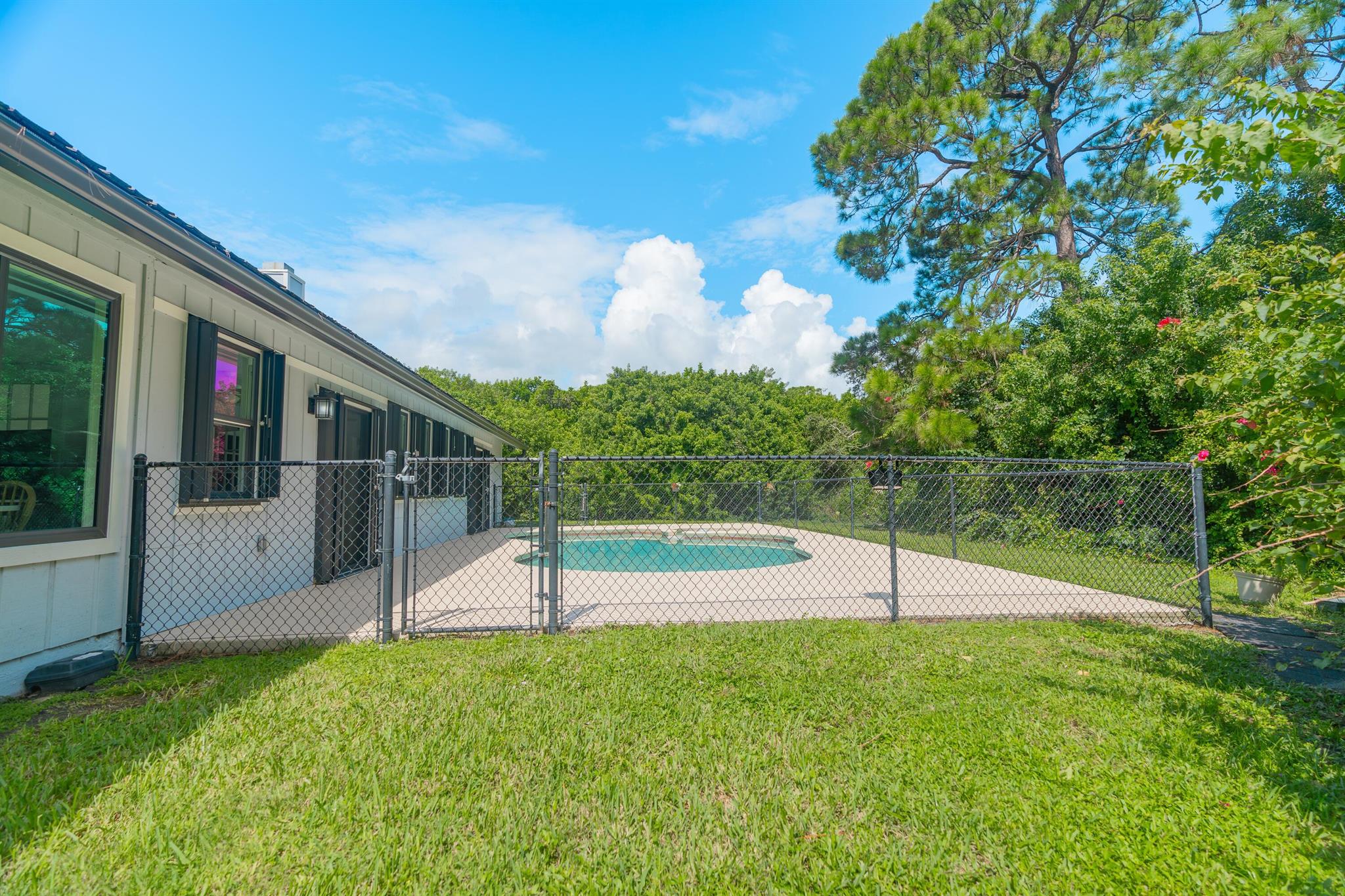 835 NE Stokes Terrace