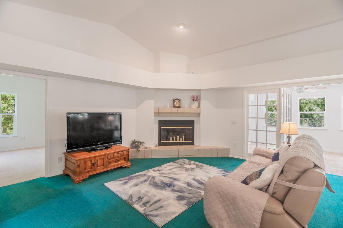 835 NE Stokes Terrace