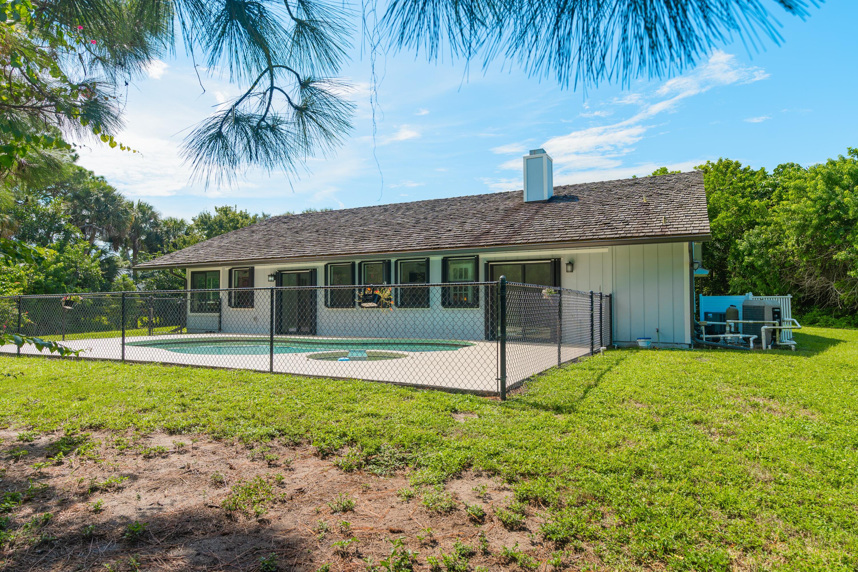 835 NE Stokes Terrace