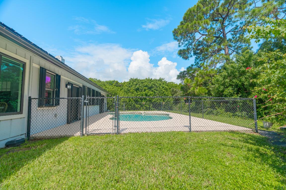 835 NE Stokes Terrace