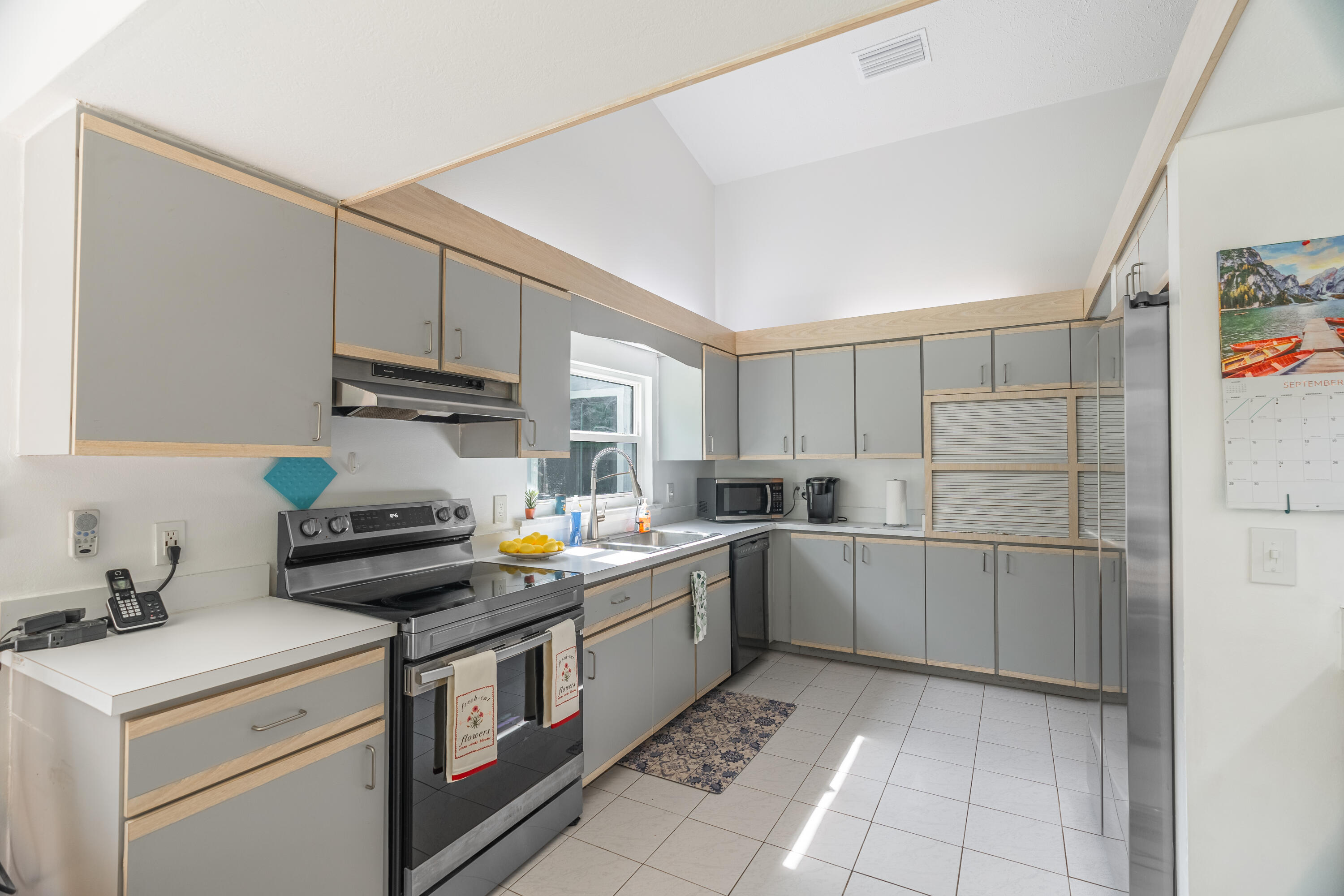 835 NE Stokes Terrace