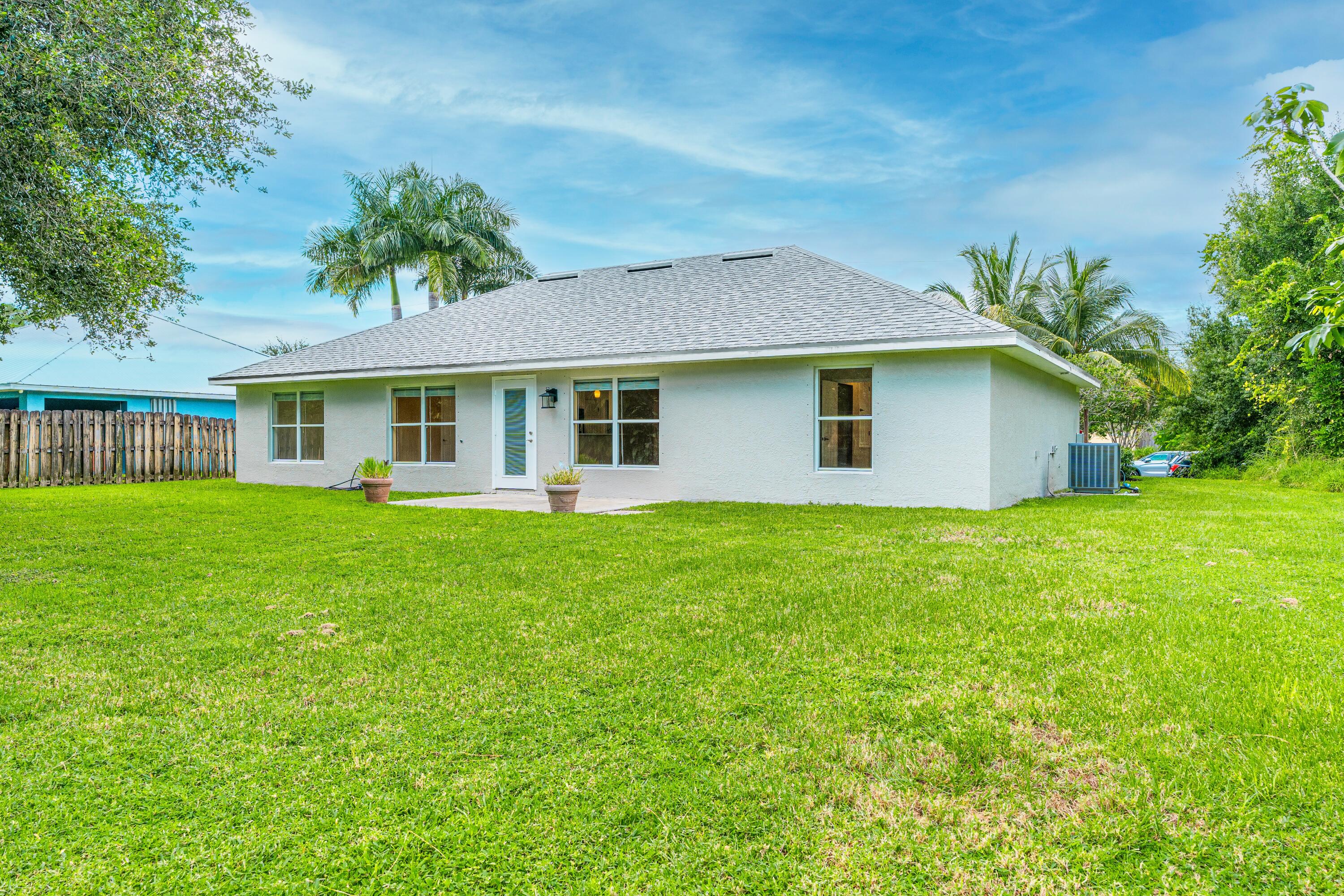 4107 SW Endicott Street