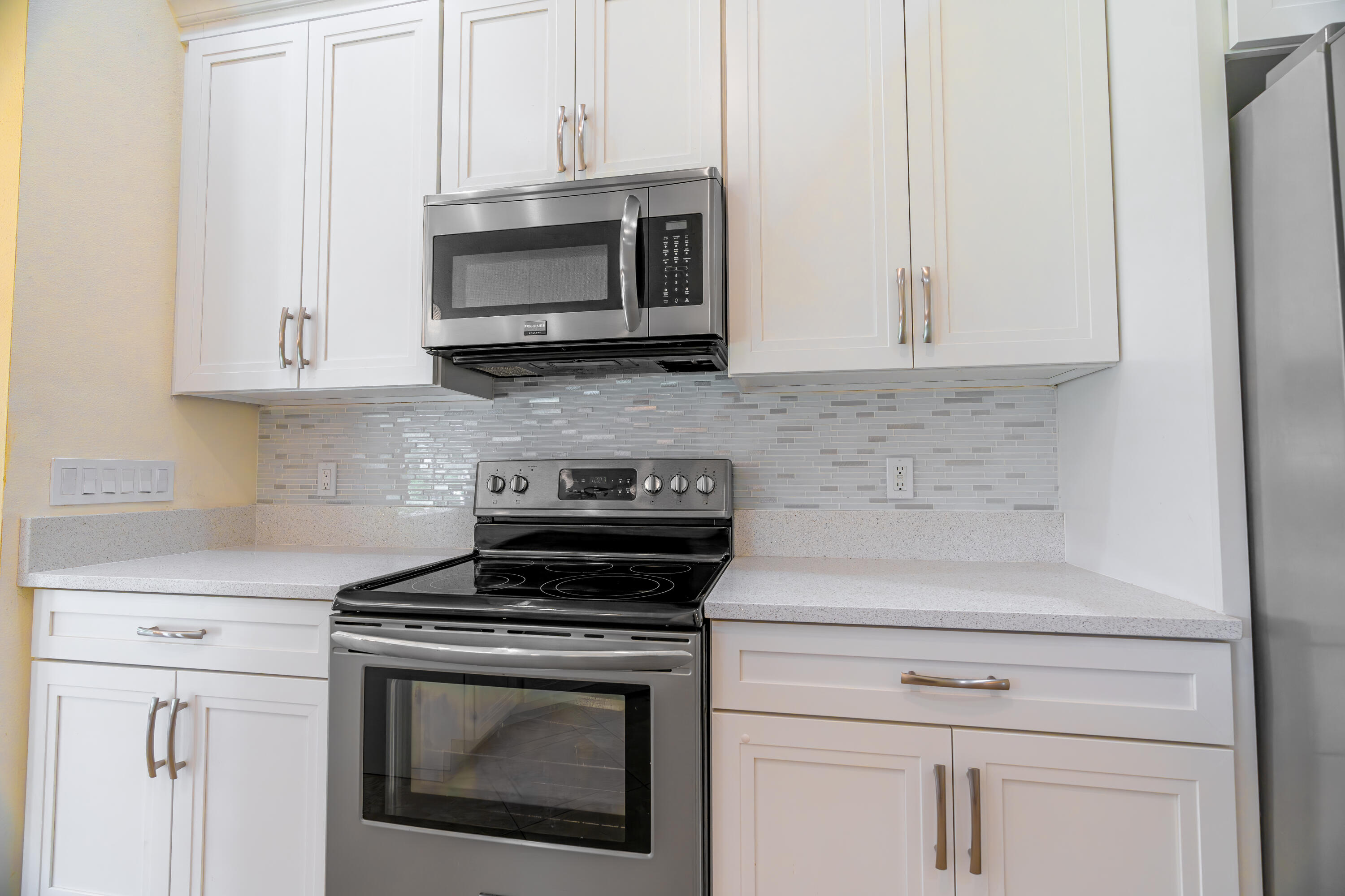 4107 SW Endicott Street