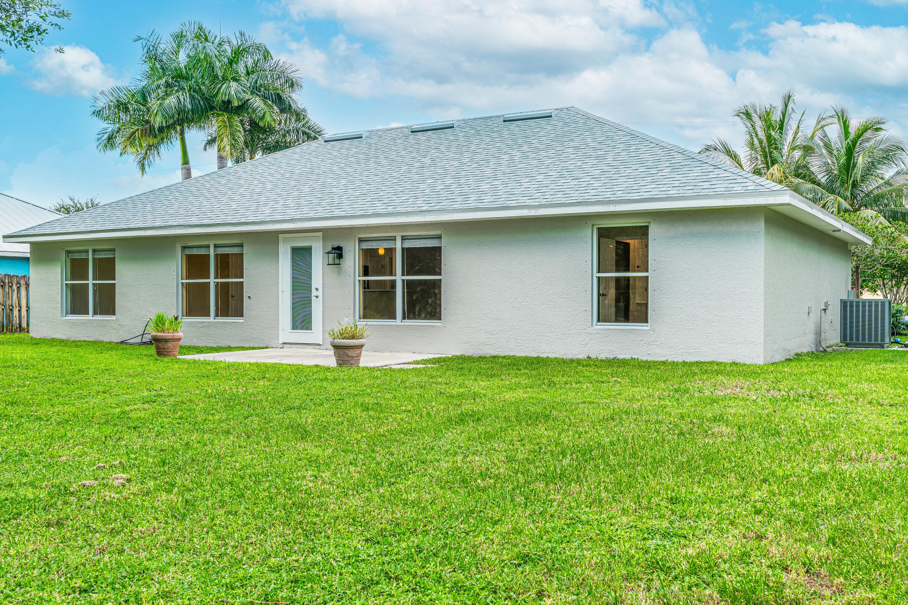 4107 SW Endicott Street