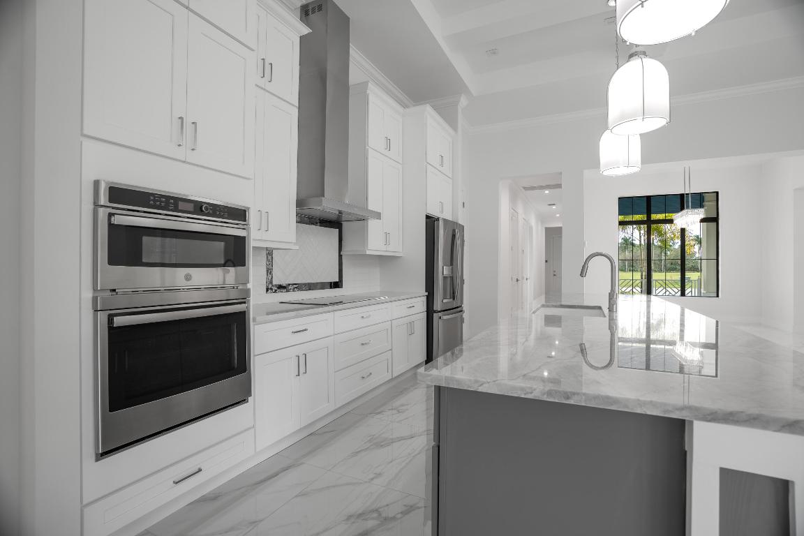 138 SE Via Lago Garda