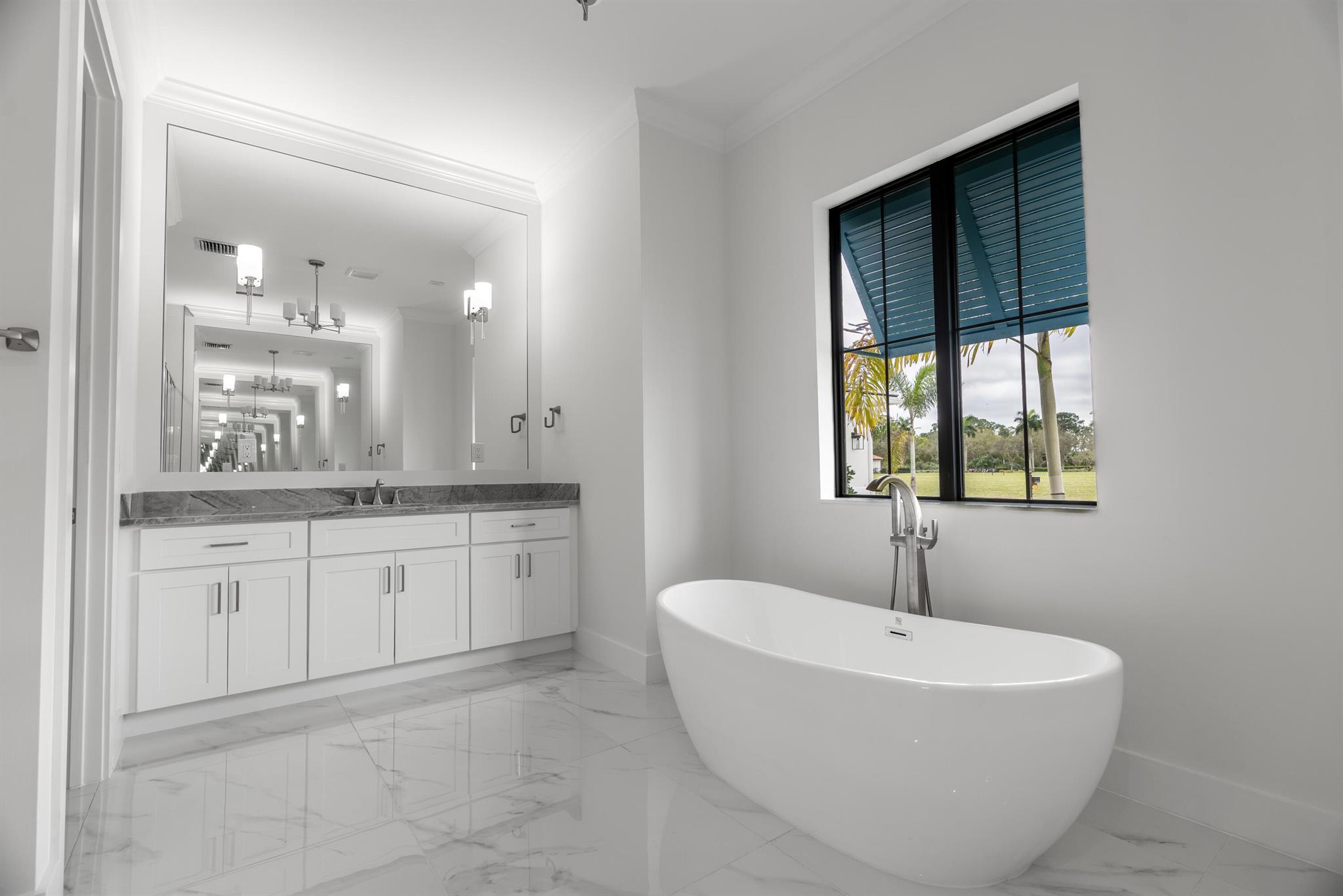 138 SE Via Lago Garda