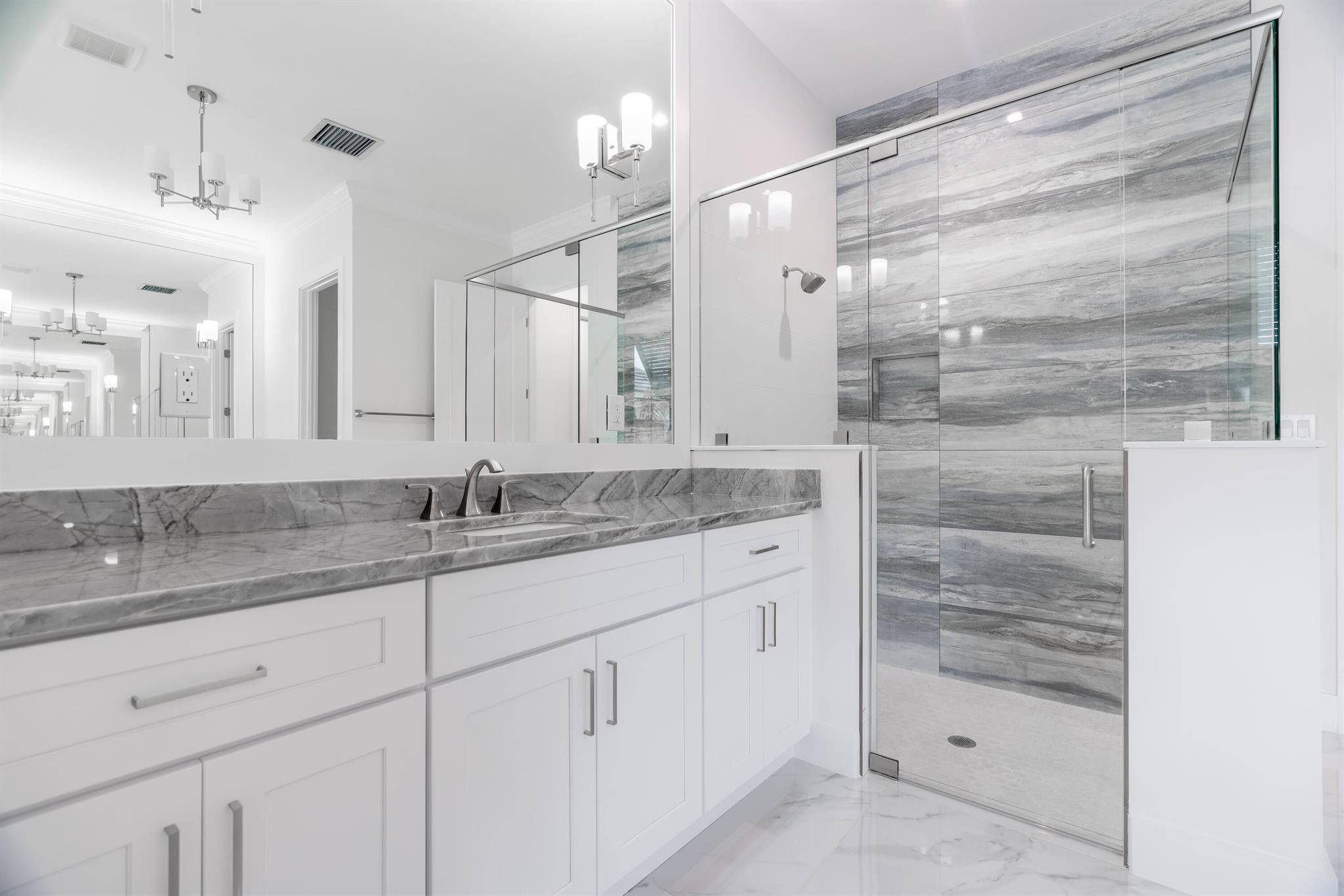 138 SE Via Lago Garda