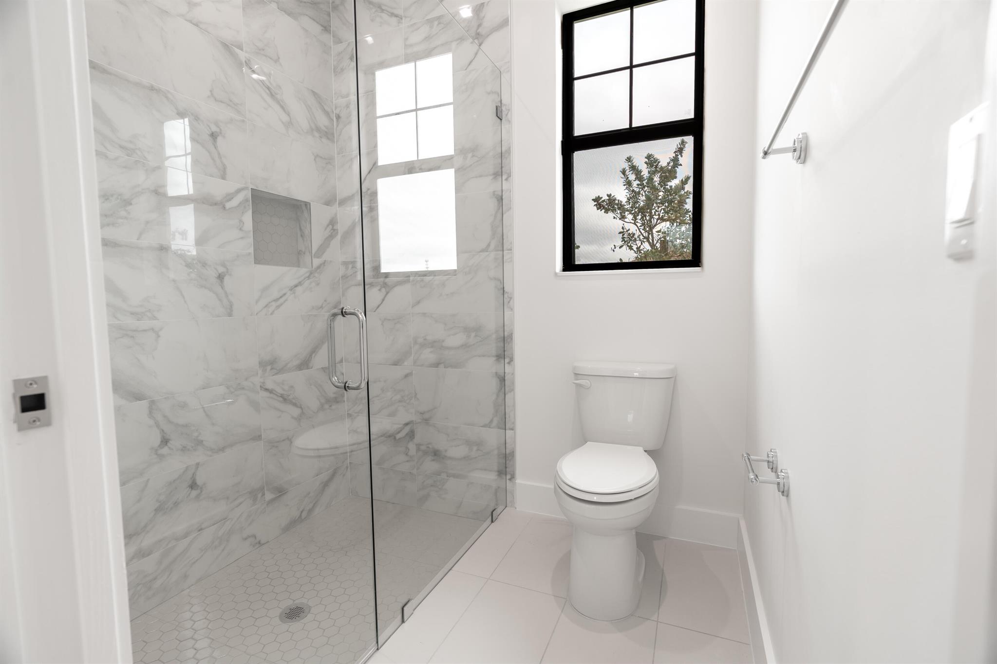 138 SE Via Lago Garda