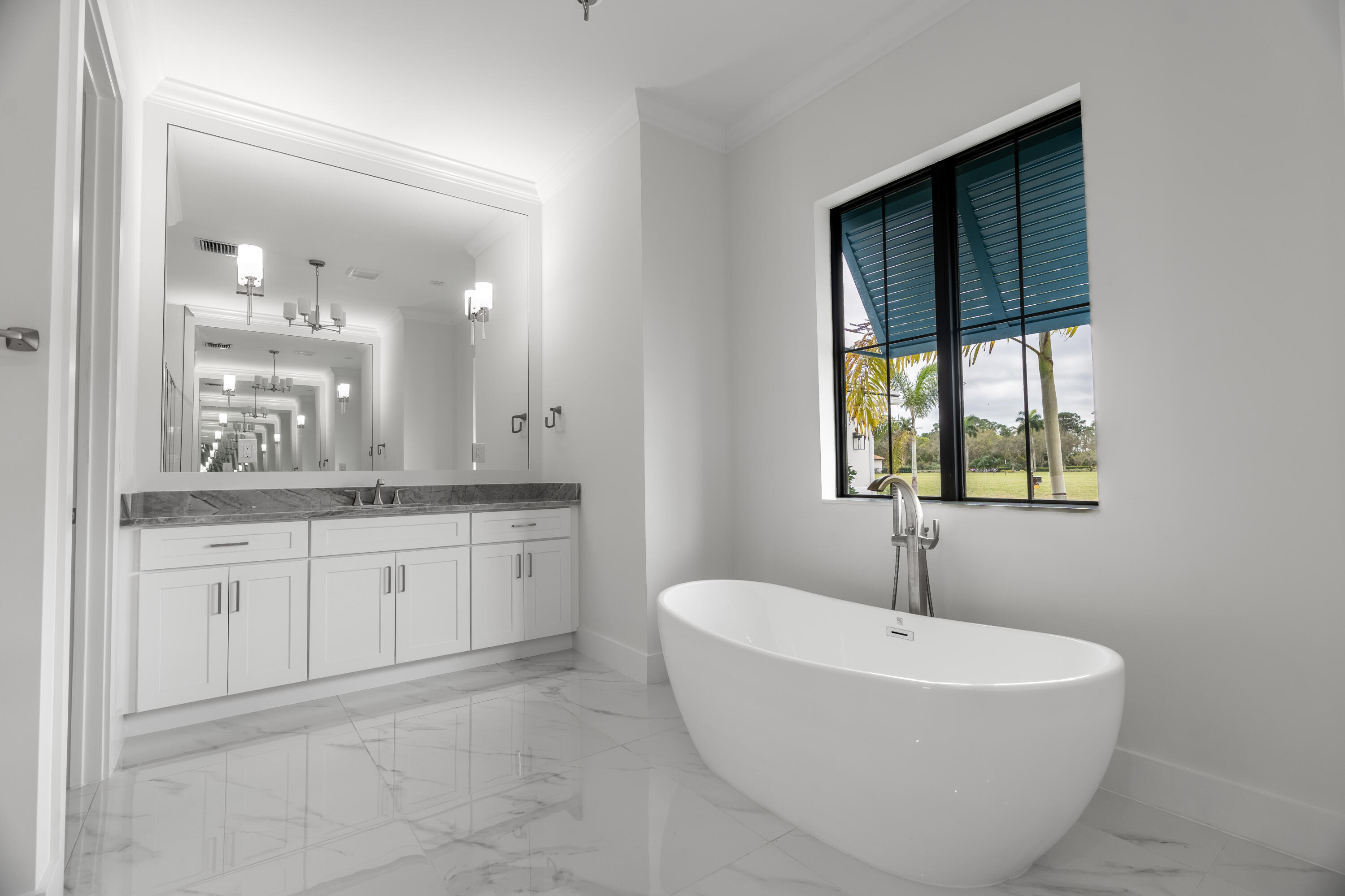 138 SE Via Lago Garda