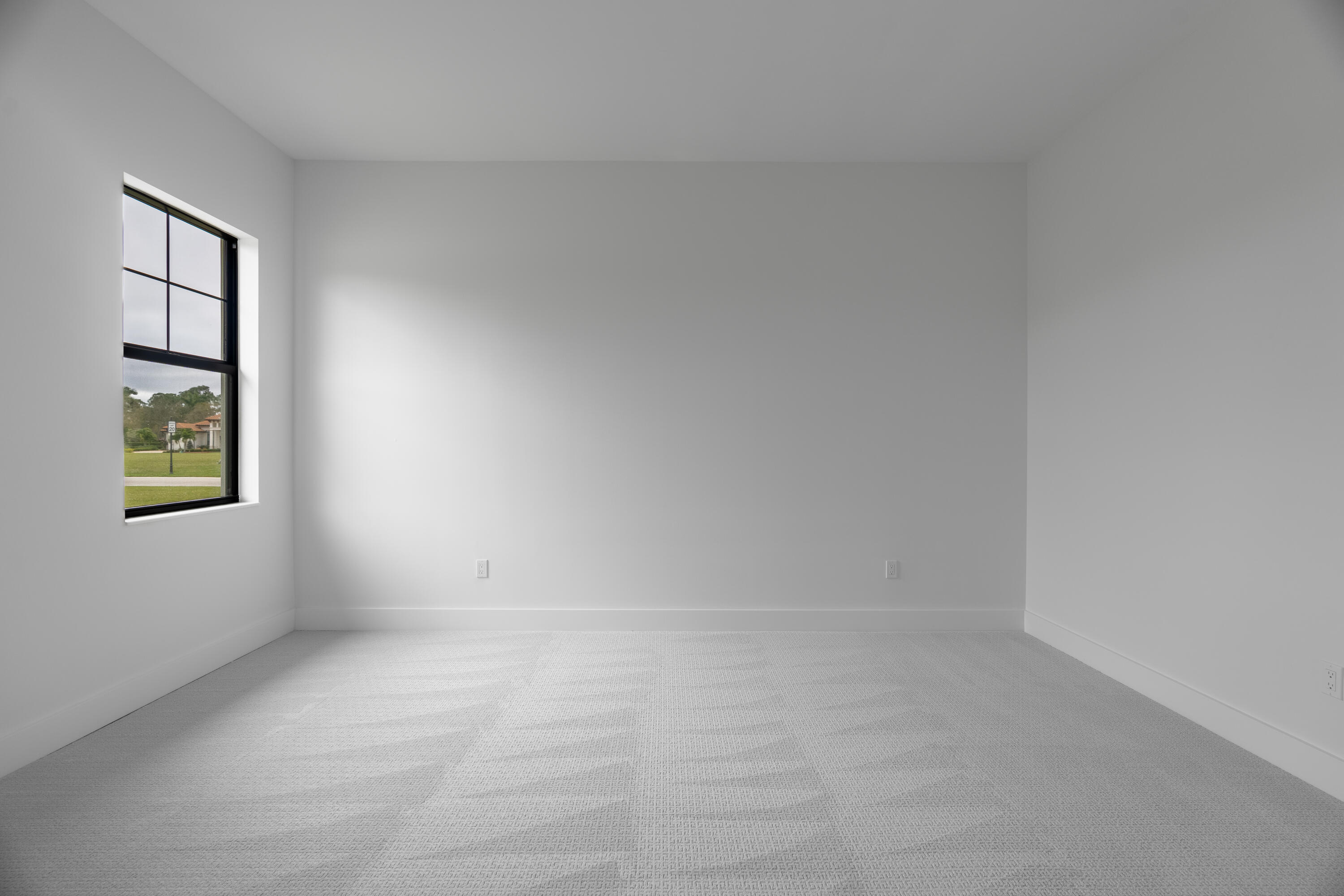 138 SE Via Lago Garda