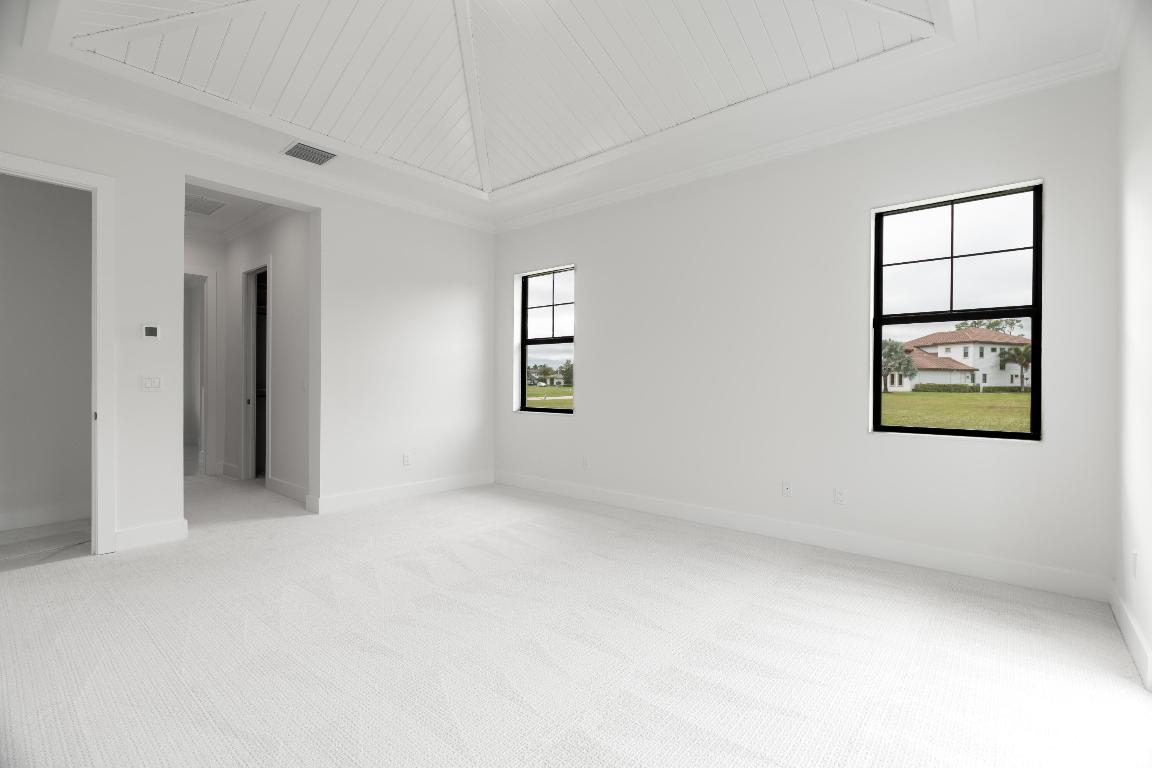 138 SE Via Lago Garda