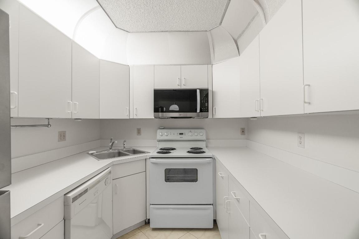 2025 SW Silver Pine Way 120-D1