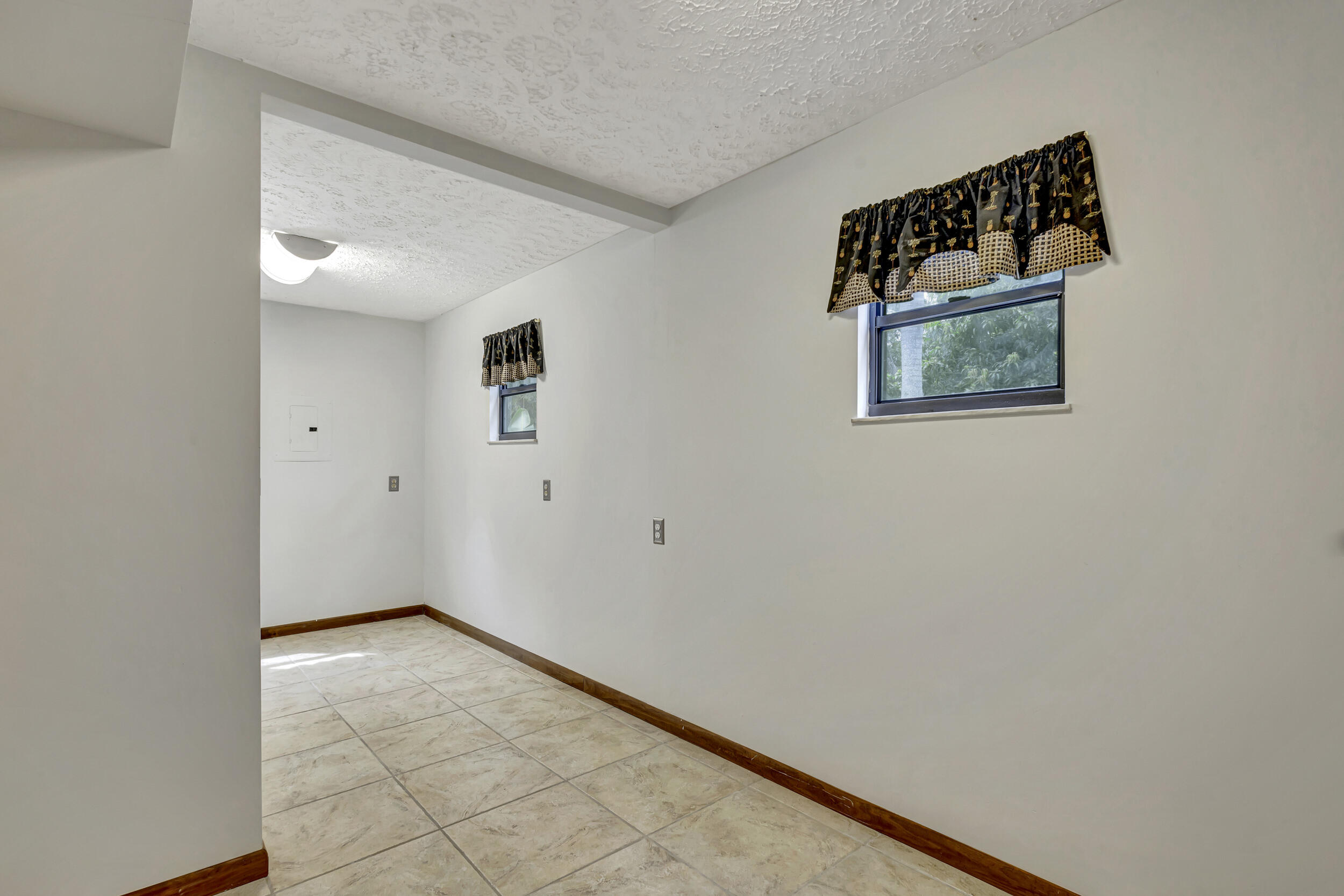 6109 Cassia Drive