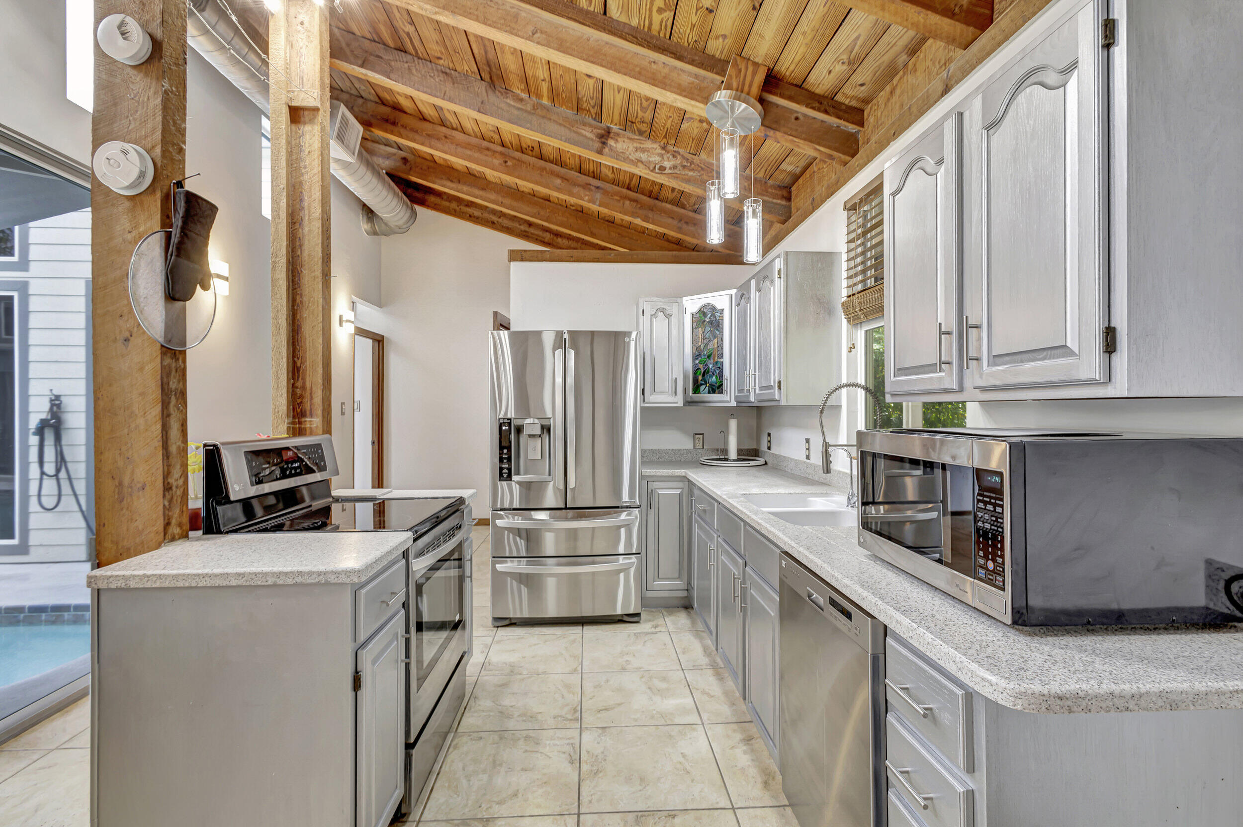 6109 Cassia Drive