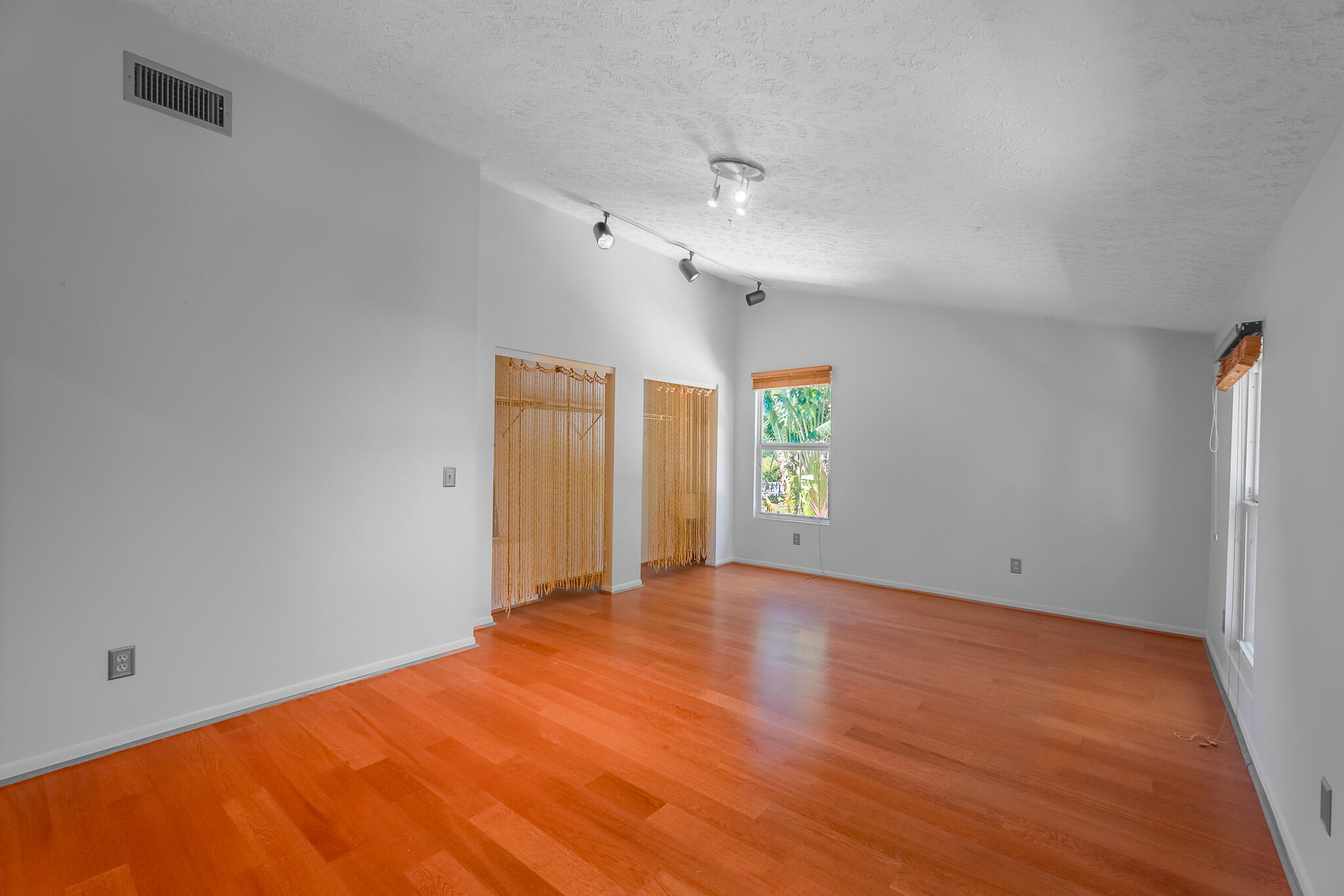 6109 Cassia Drive