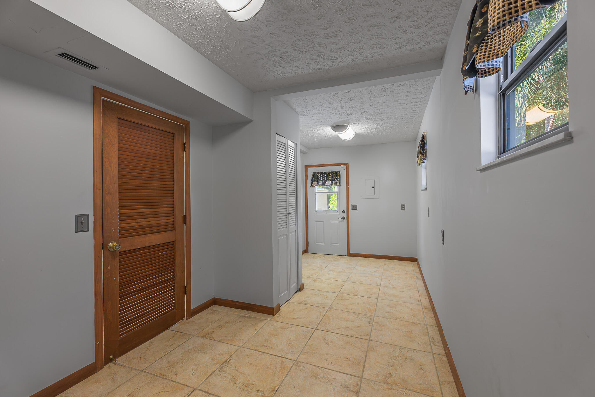 6109 Cassia Drive