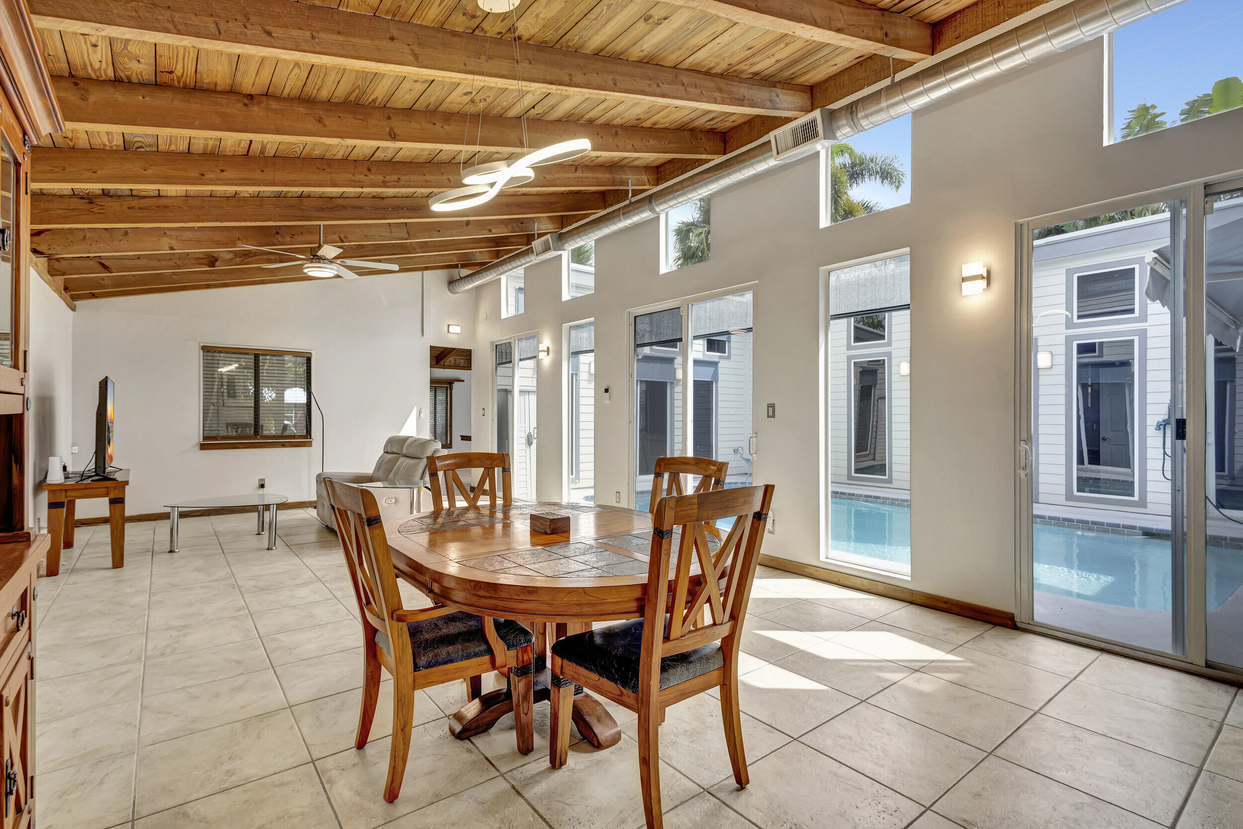 6109 Cassia Drive