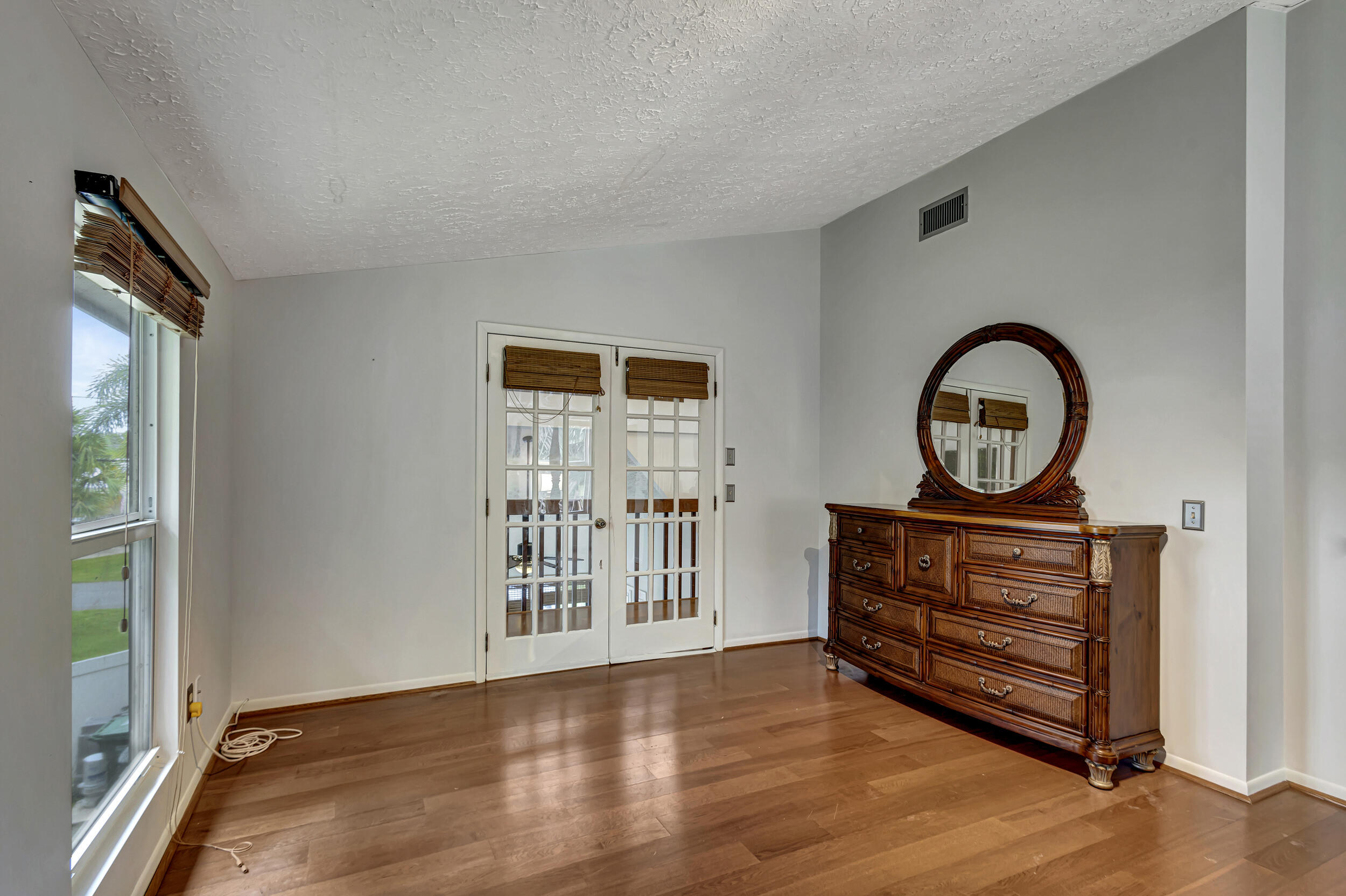6109 Cassia Drive