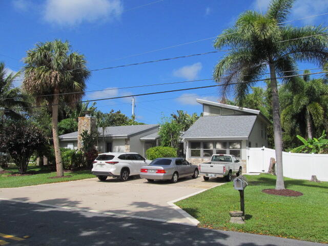 6109 Cassia Drive