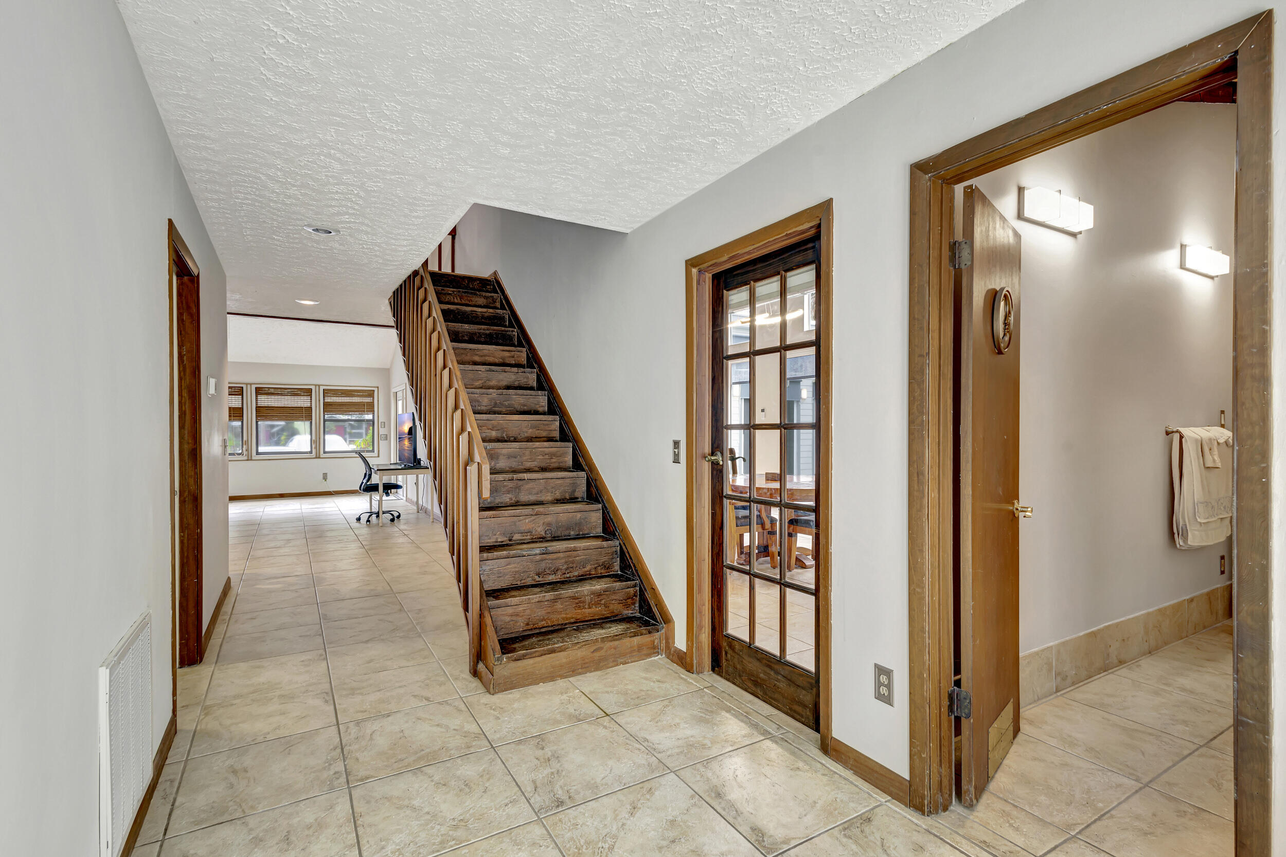 6109 Cassia Drive