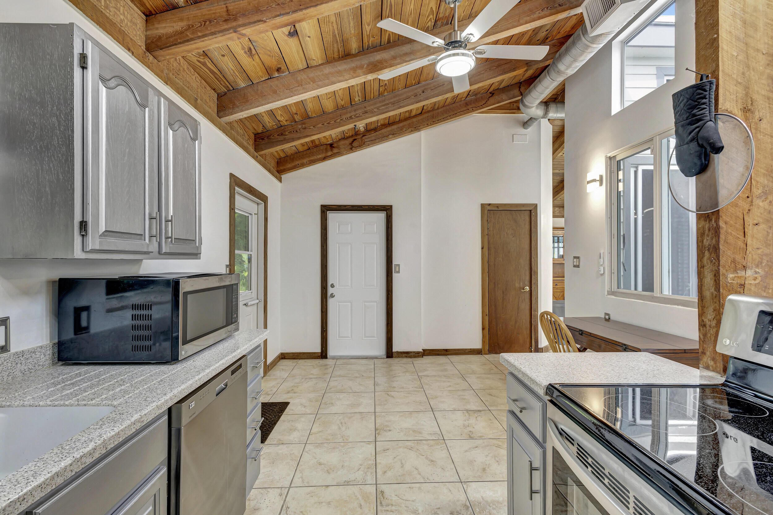 6109 Cassia Drive