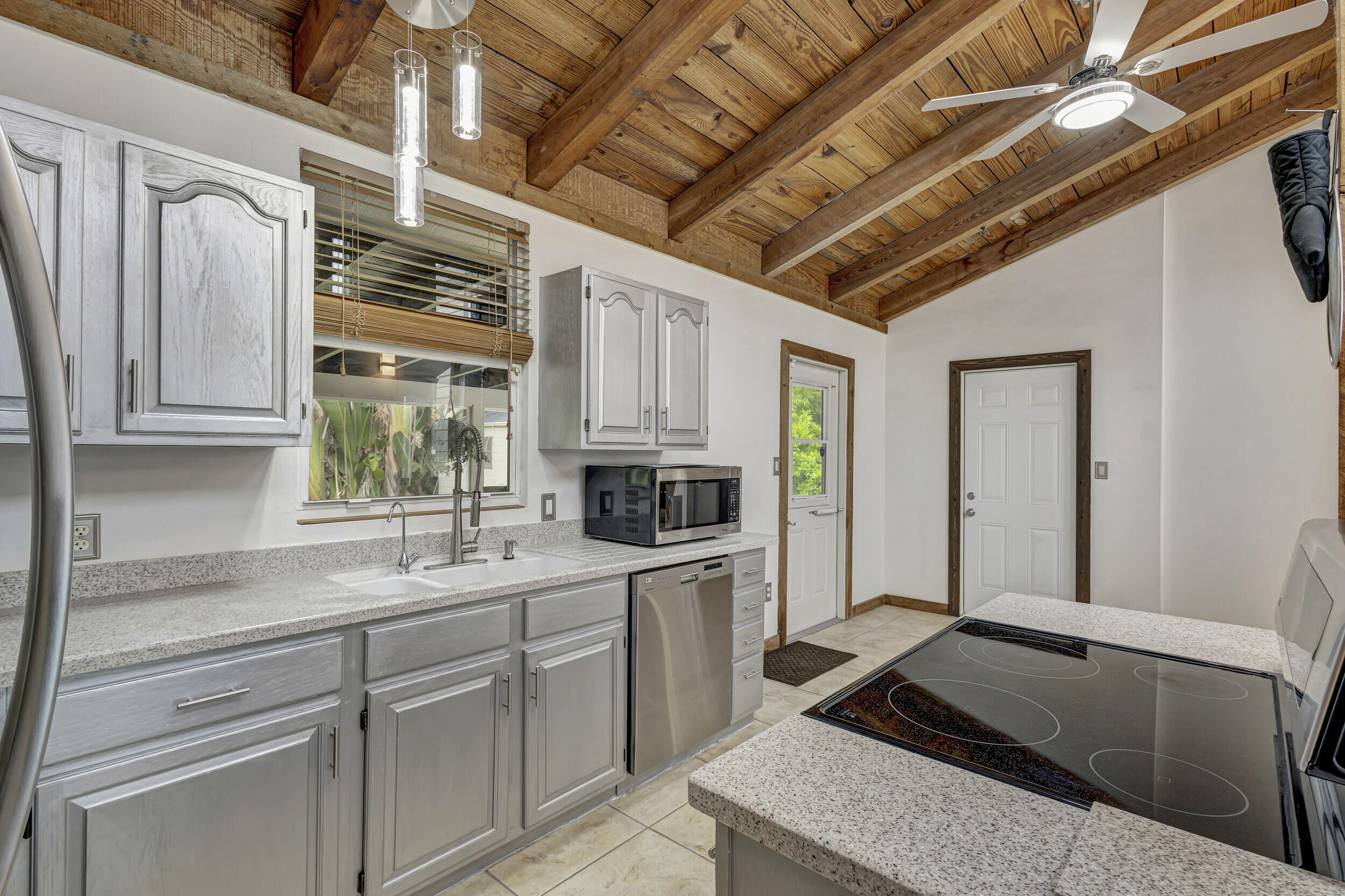 6109 Cassia Drive