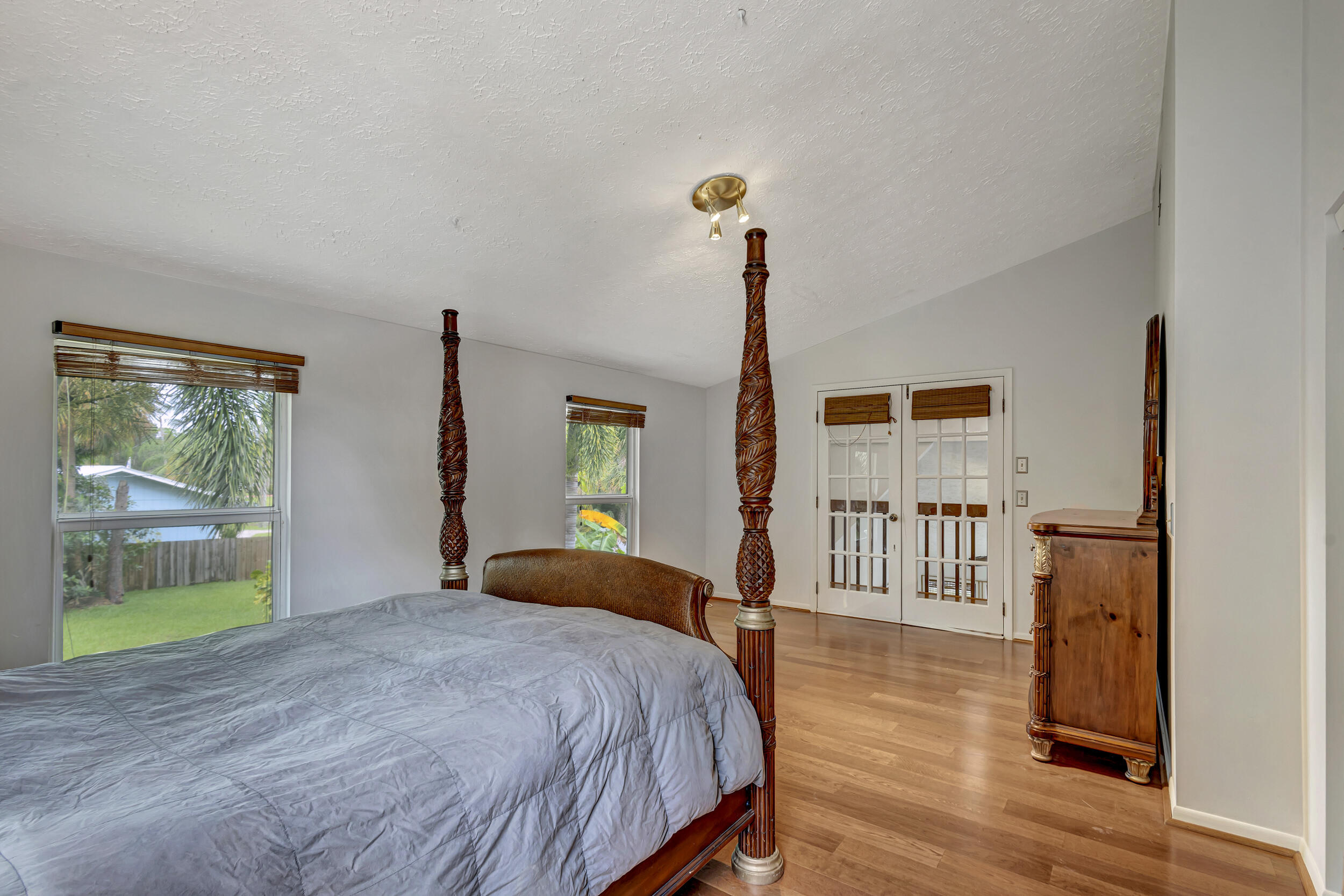 6109 Cassia Drive