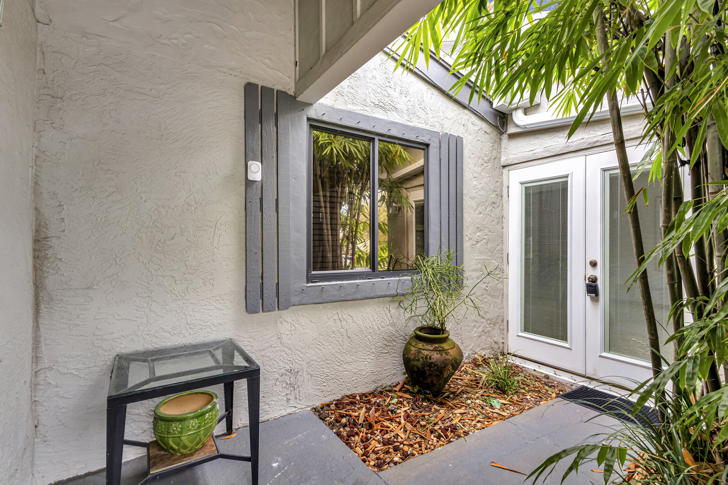 6109 Cassia Drive