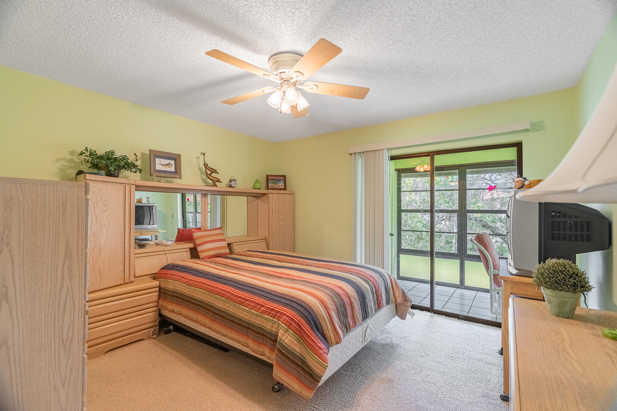 360 SW South River Drive 206