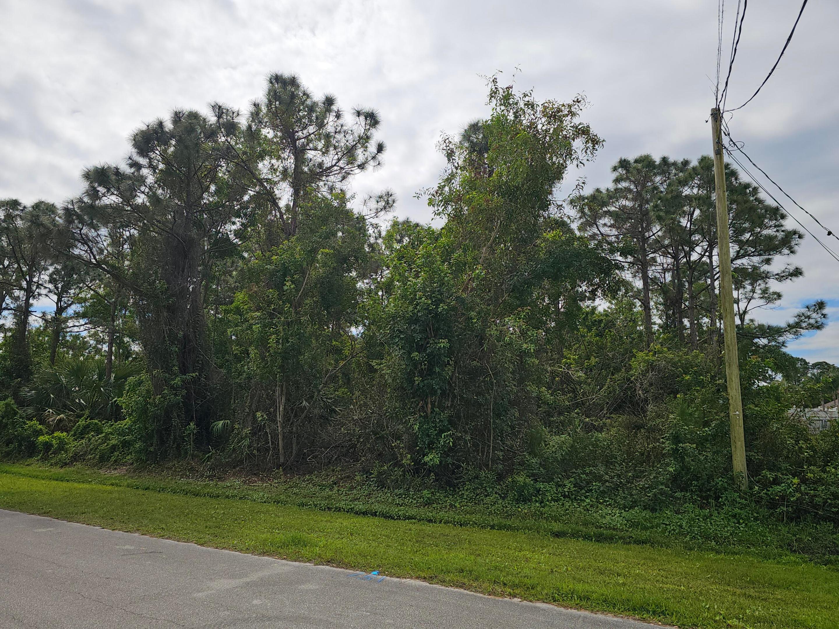 5531 NW North Lundy Circle