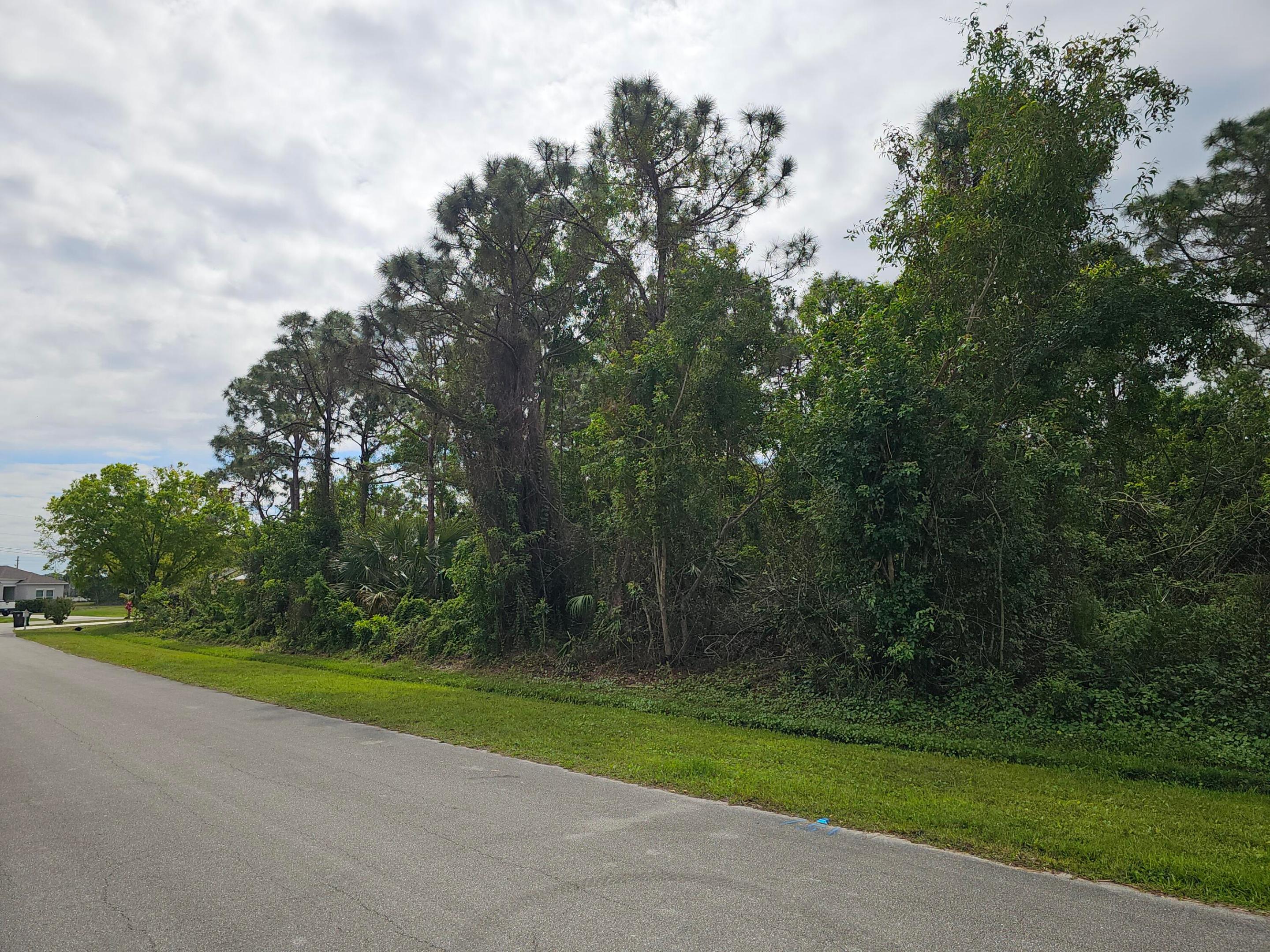 5531 NW North Lundy Circle