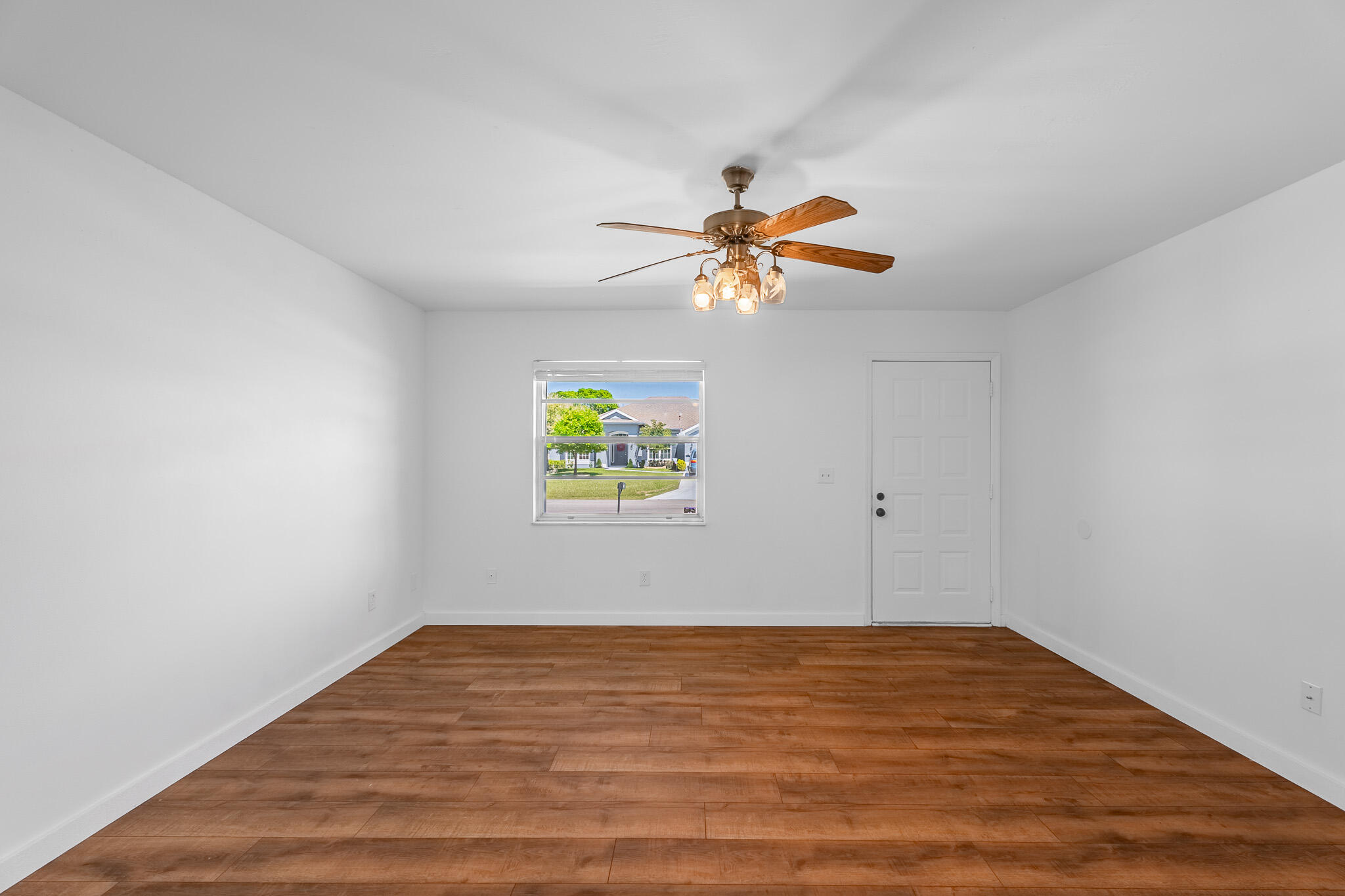 374 NW Ferris Drive