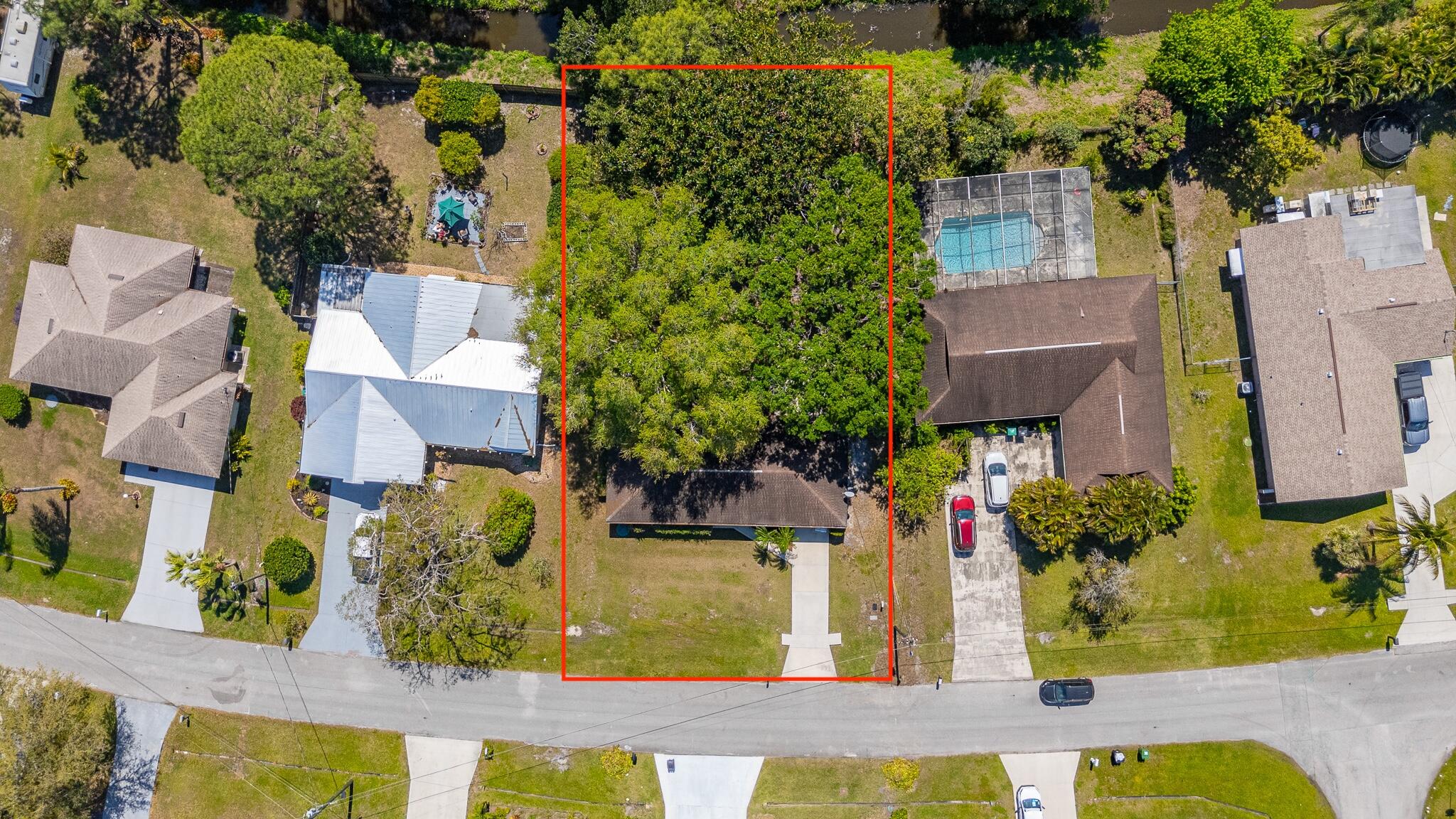 374 NW Ferris Drive