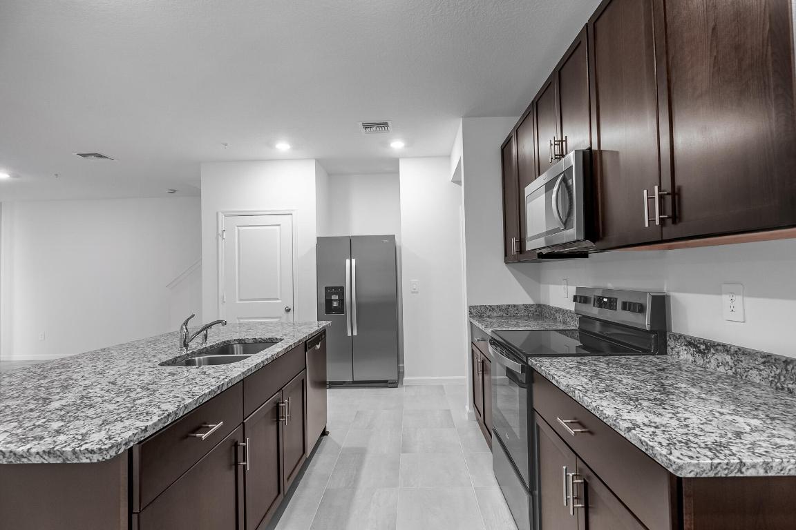 466 Salisbury Circle