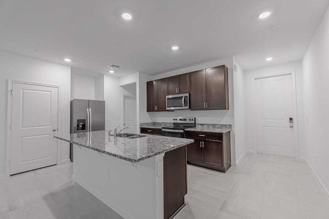 466 Salisbury Circle