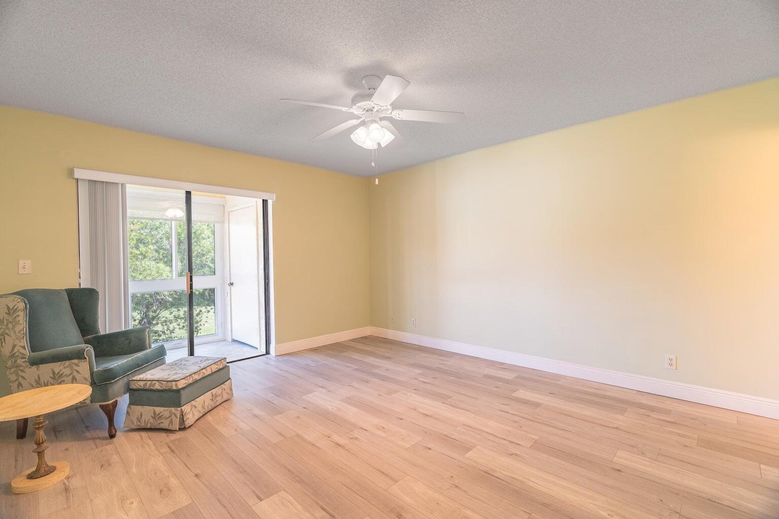 450 SW South River Drive 207