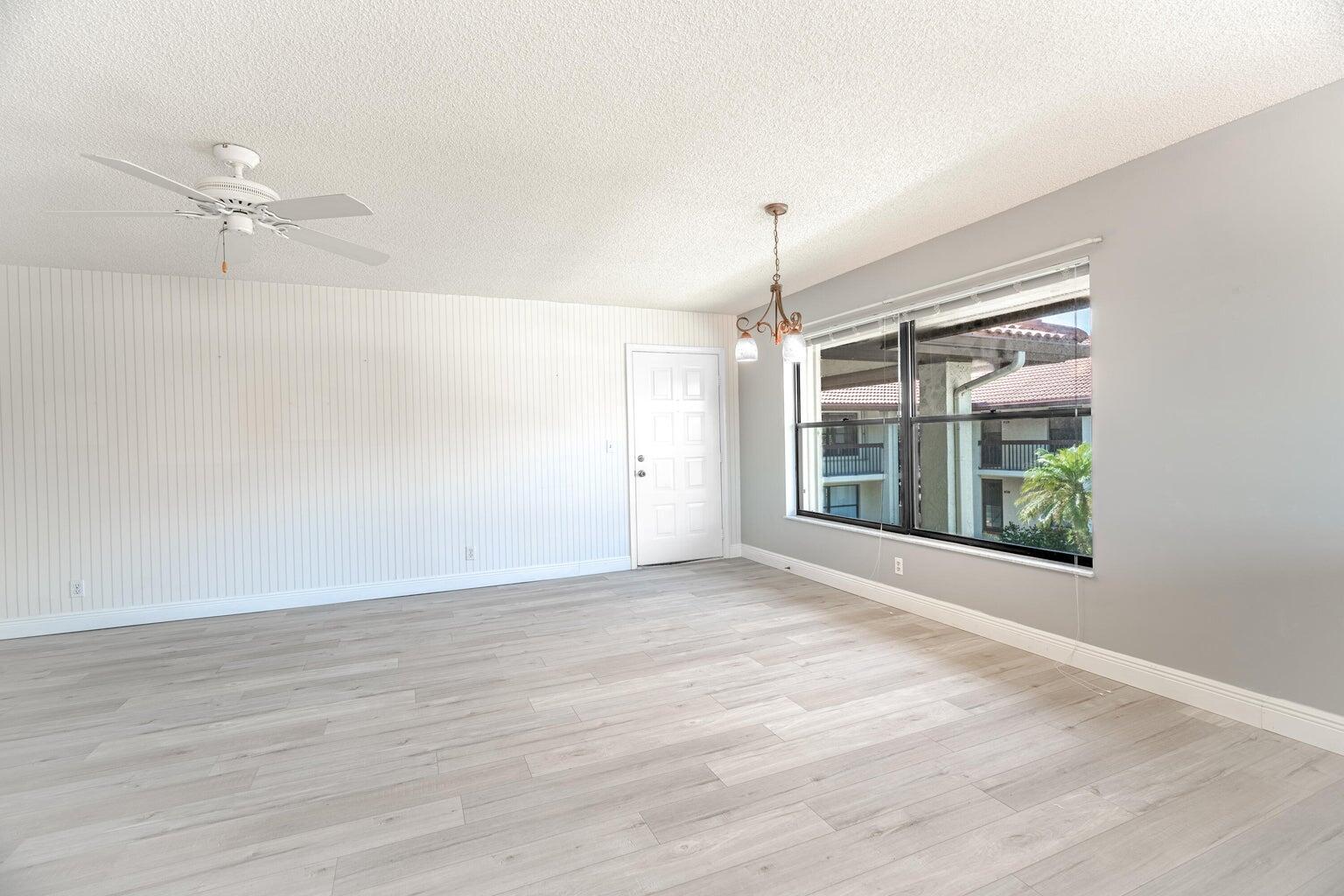 450 SW South River Drive 207